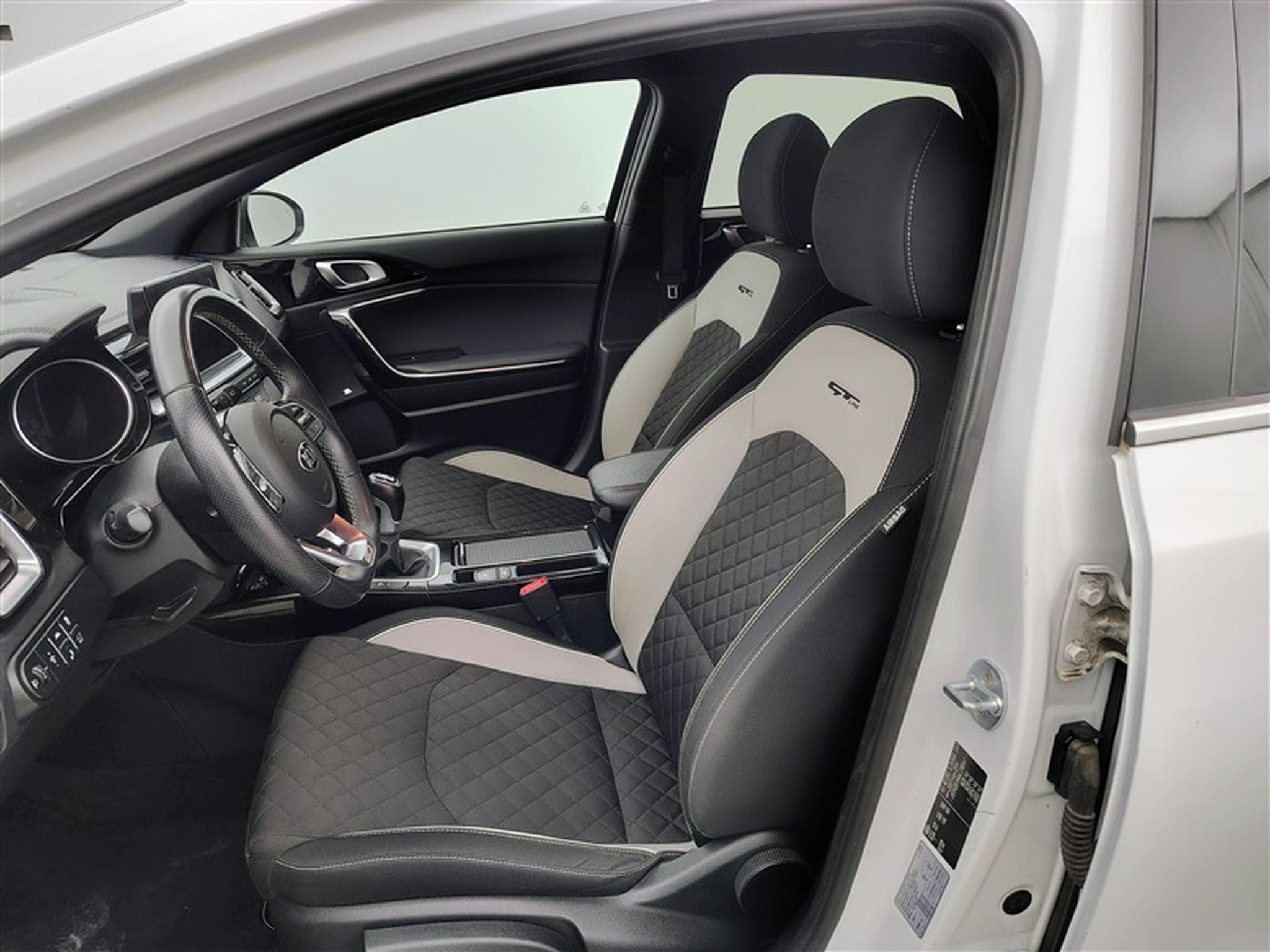 Kia ProCeed 1.0 TGDI GT Line - NAVI/ CAMERA (2019) - Photo 7