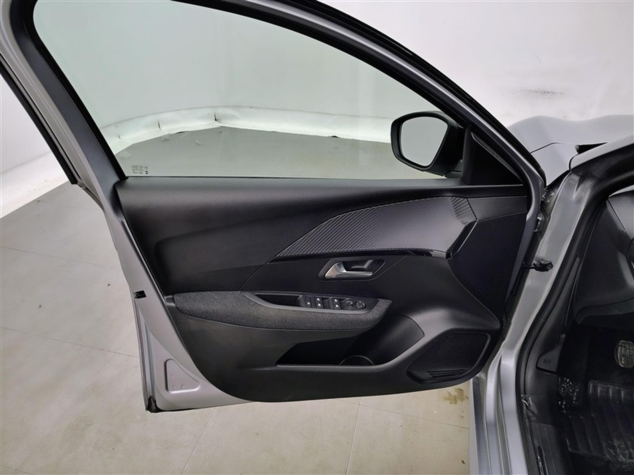 Peugeot 208 1.2i PureTech 100Cv Style (2025) - Photo 17