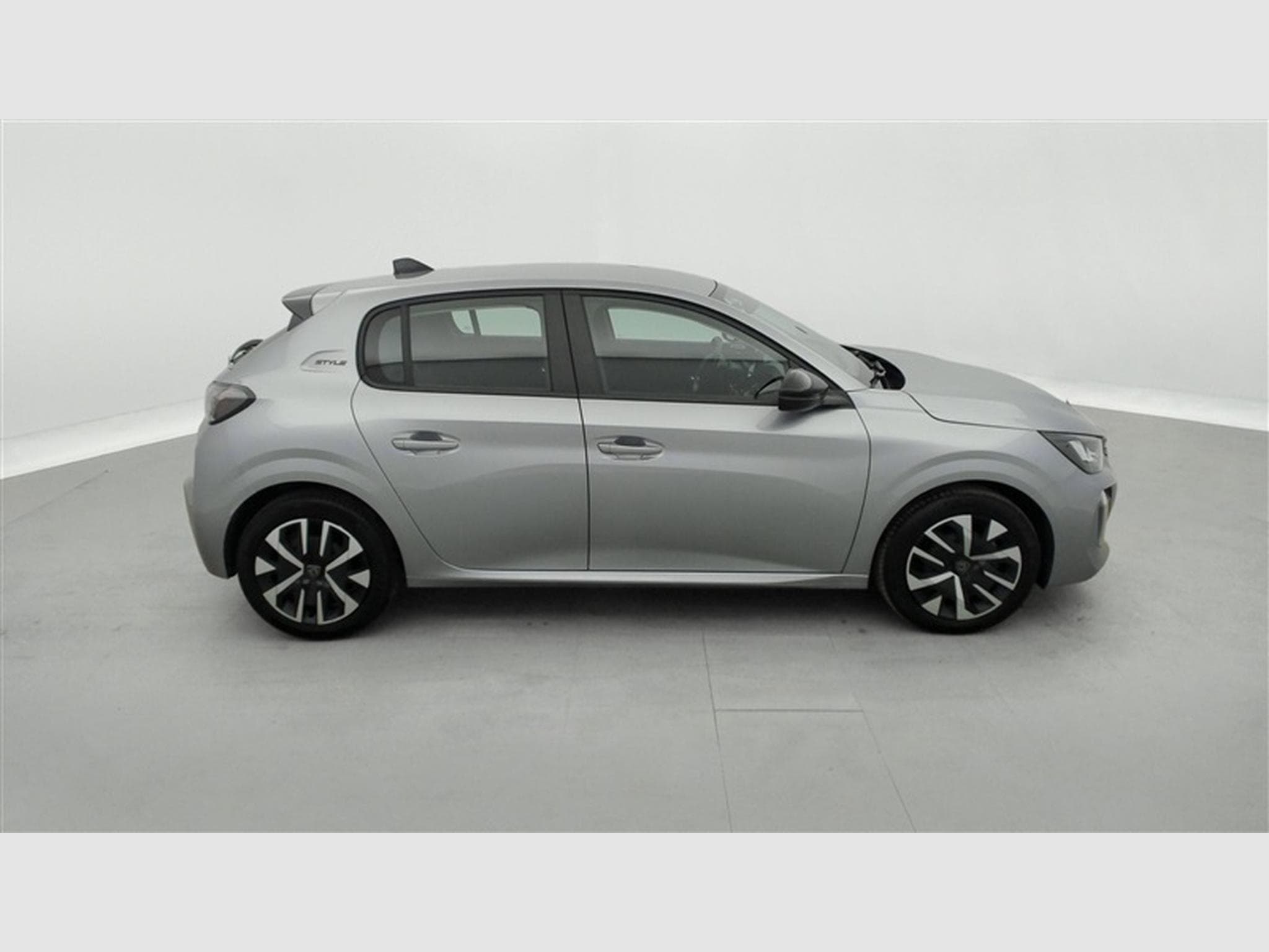 Peugeot 208 1.2i PureTech 100Cv Style (2025) - Photo 24