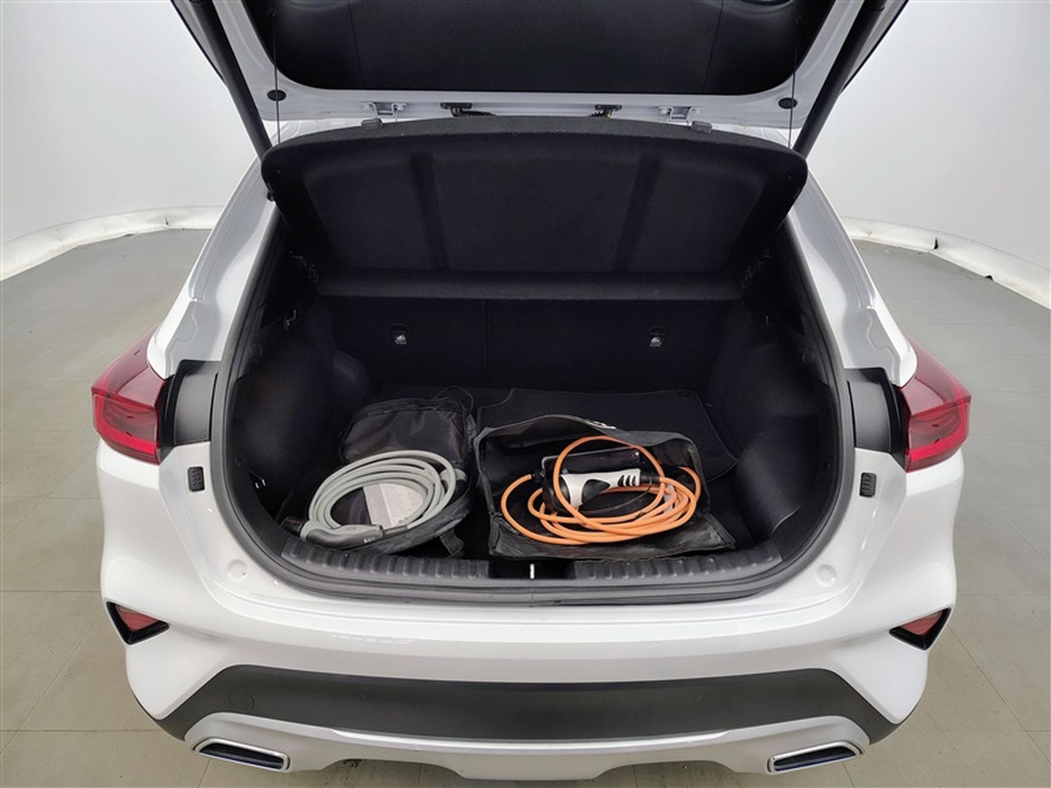 Kia XCeed PHEV 1.6 GDi Business Line DCT (2020) - Photo 14