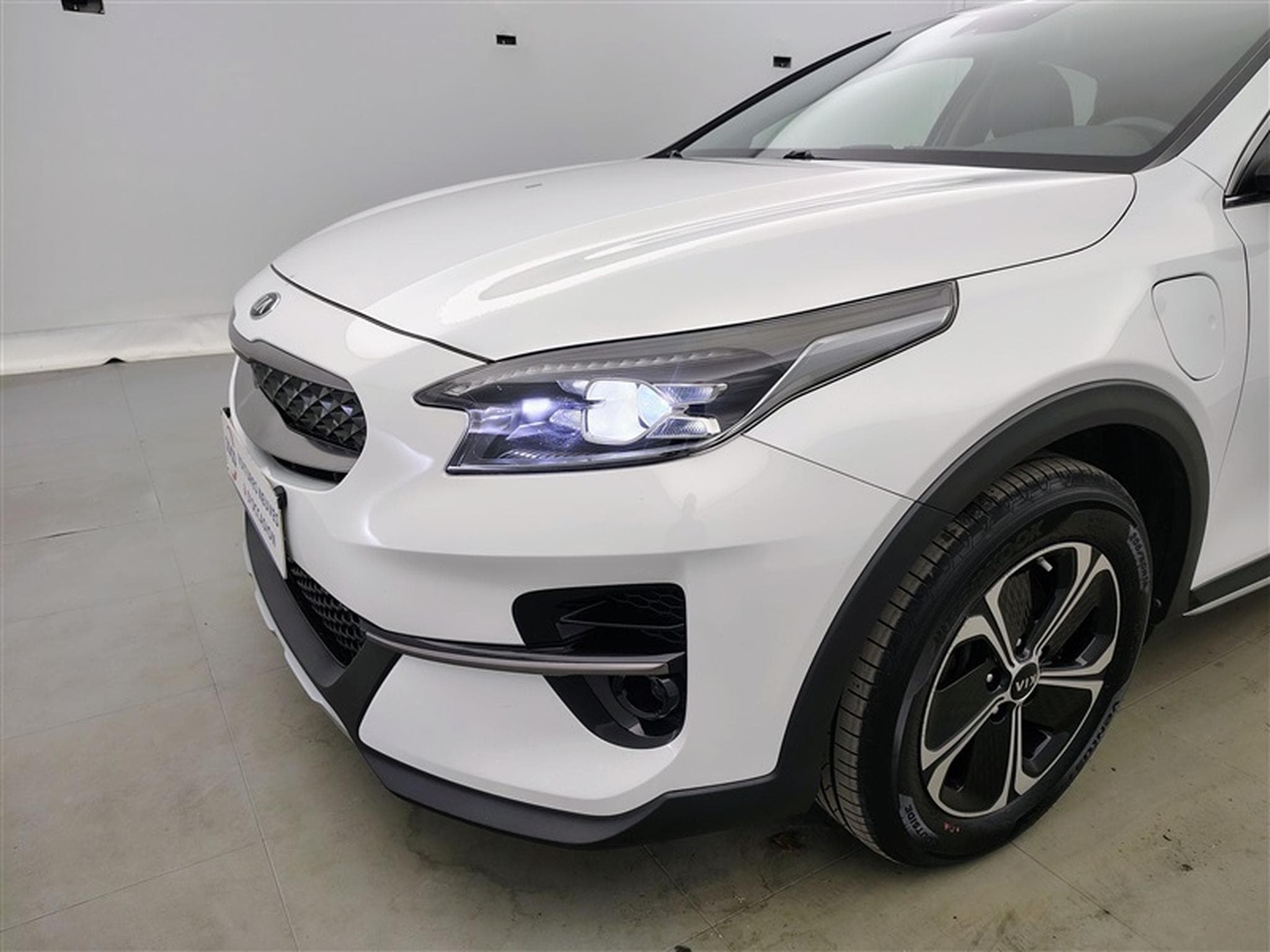 Kia XCeed PHEV 1.6 GDi Business Line DCT (2020) - Photo 15