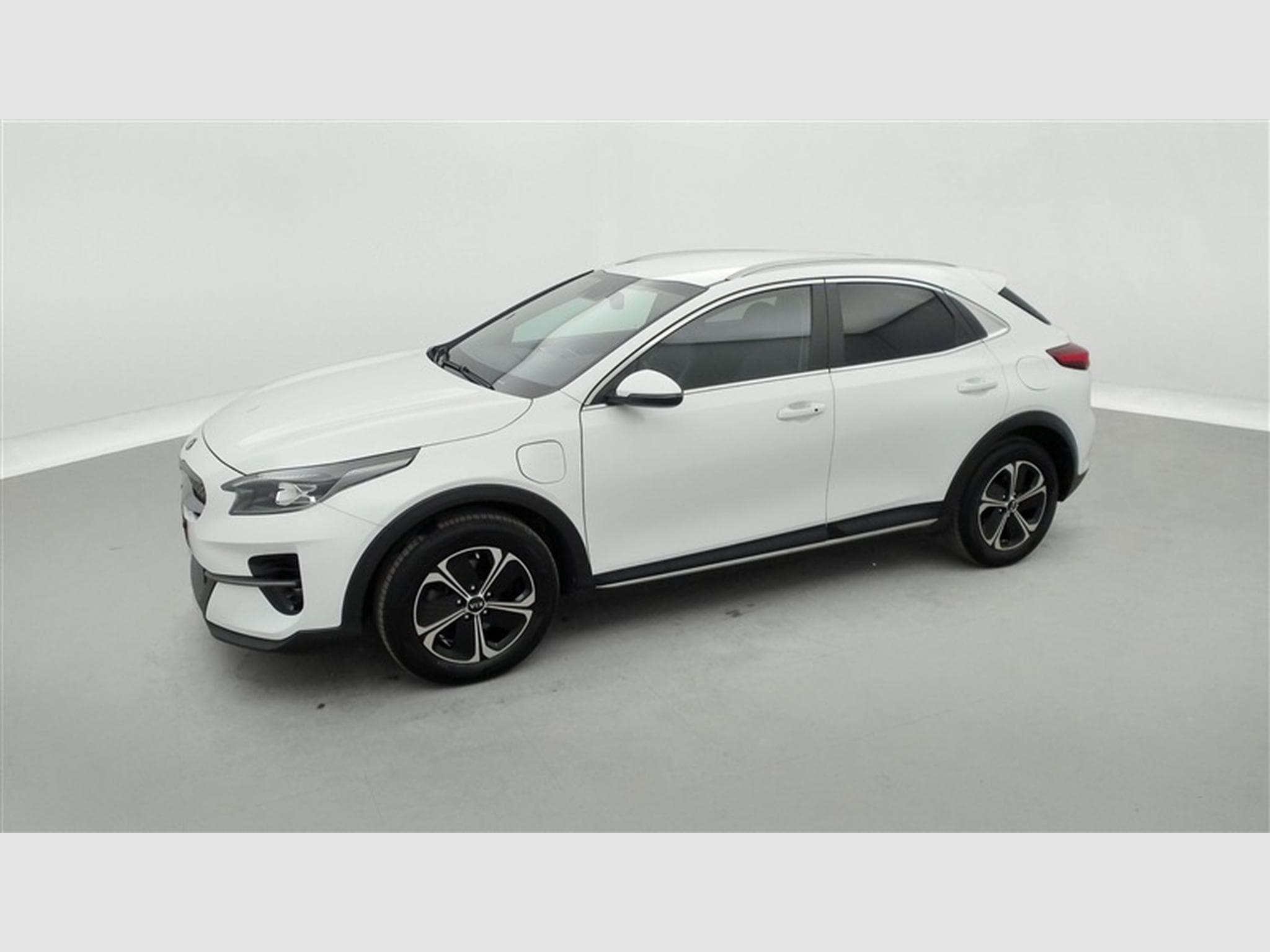 Kia XCeed PHEV 1.6 GDi Business Line DCT (2020) - Photo 21