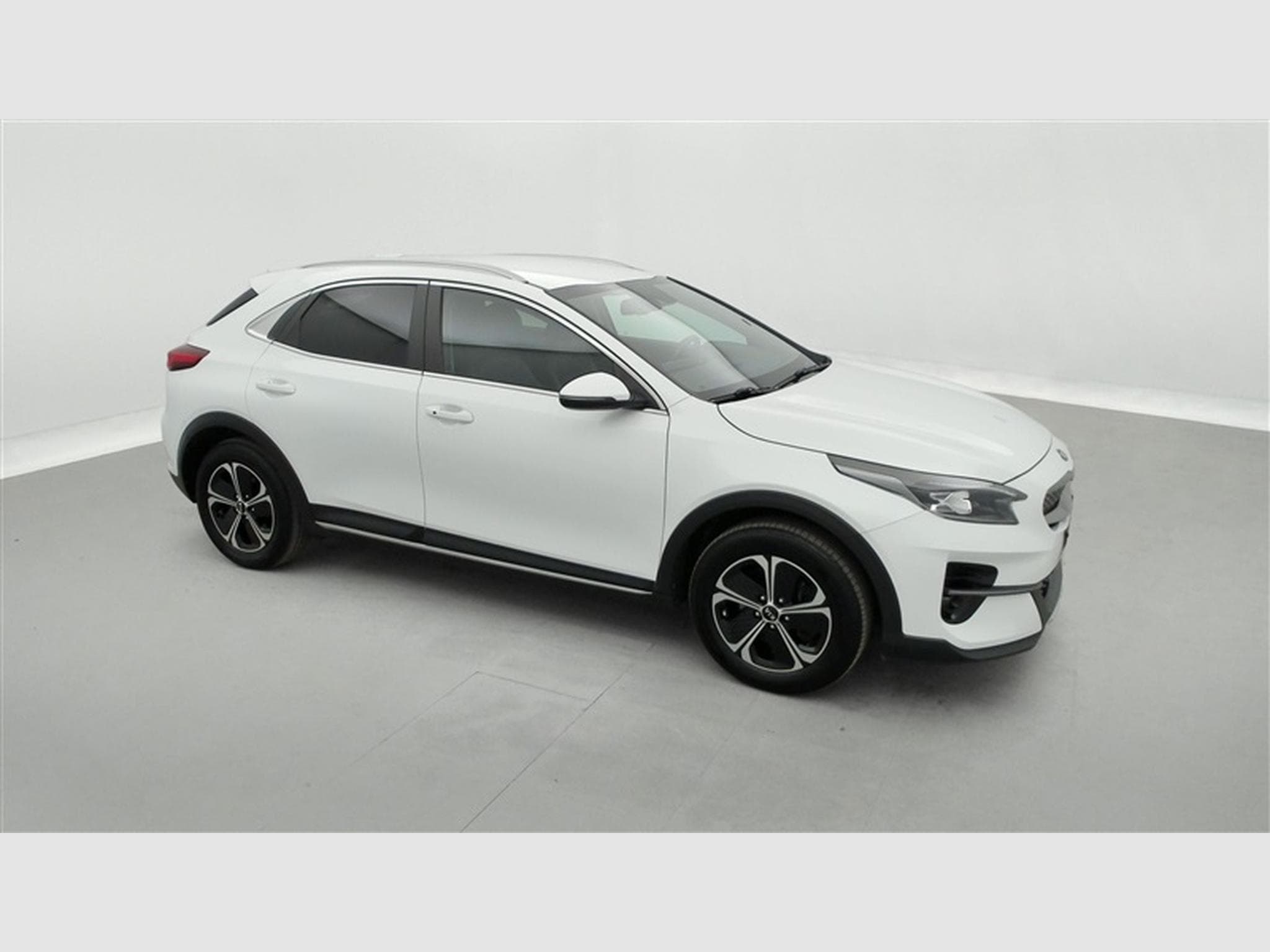 Kia XCeed PHEV 1.6 GDi Business Line DCT (2020) - Photo 23