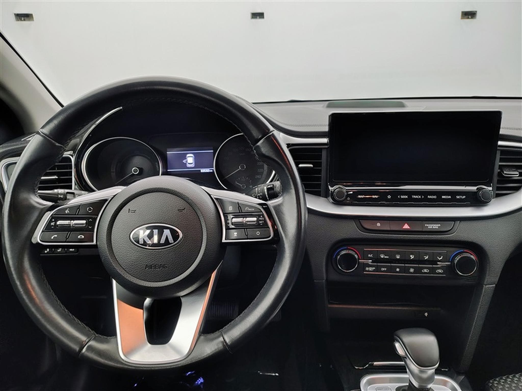 Kia XCeed PHEV 1.6 GDi Business Line DCT (2020) - Photo 9