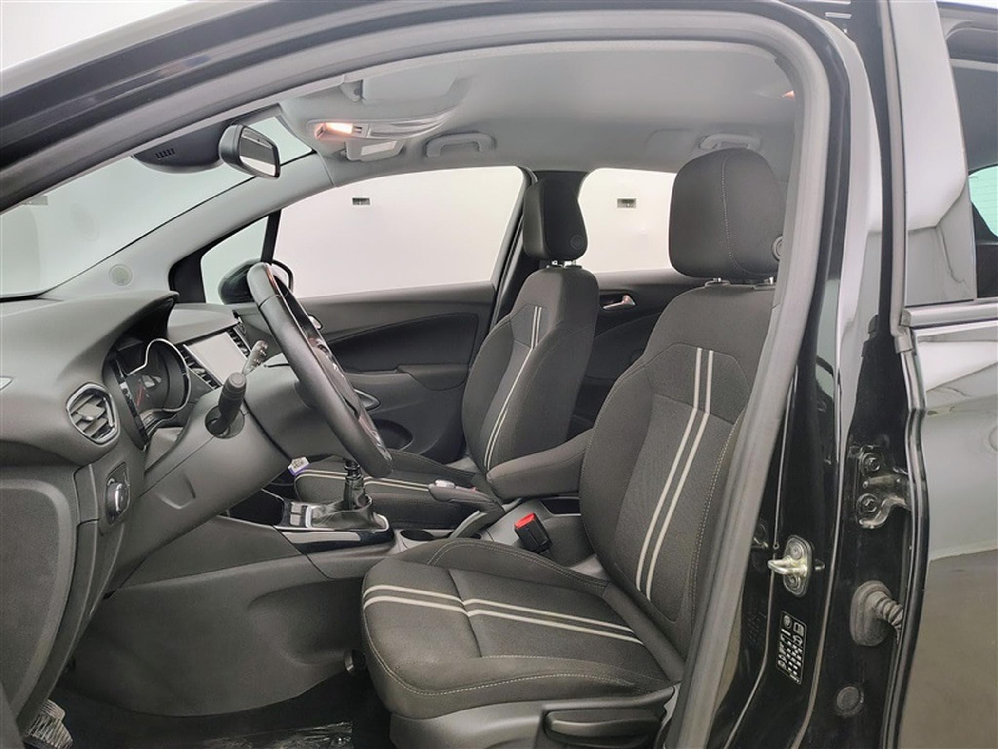 Opel Crossland 1.2 Turbo Ultimate NAVI / FULL LED / PDC AV-AR (2024) - Photo 7