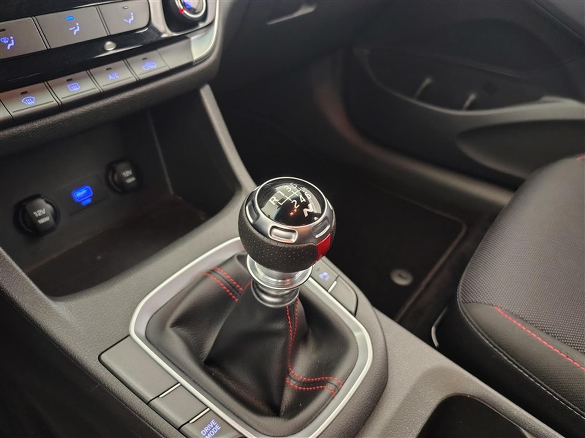 Hyundai i30 Wagon 1.0 T-GDi MHEV Twist N-Line °CARPLAY °CAM °PDC °JA17° (2024) - Photo 12