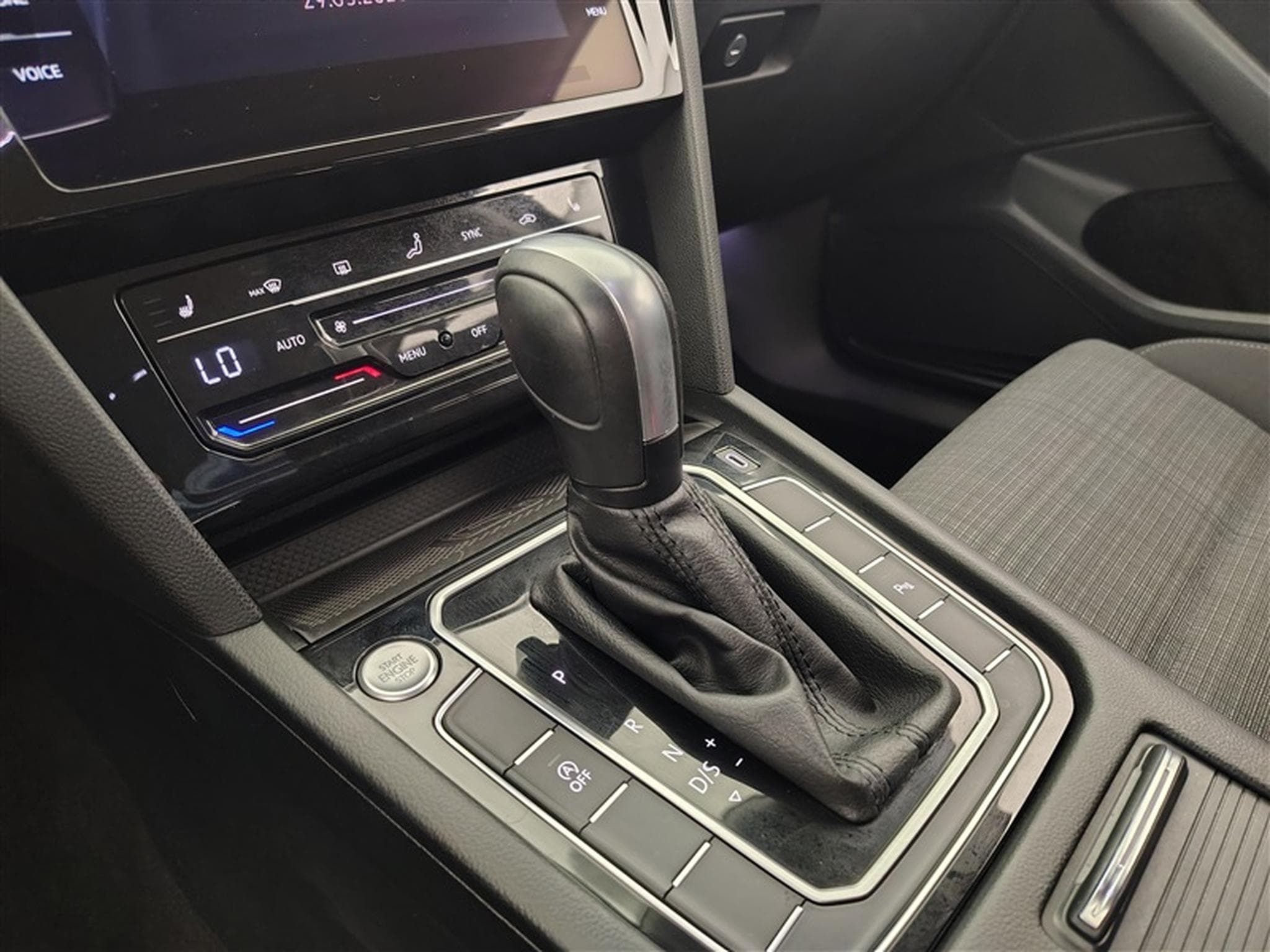 VW Passat 2.0 TDi SCR Elegance Bus. DSG *NAVI/FULL LED/CARPLAY/CAM* (2021) - Photo 12