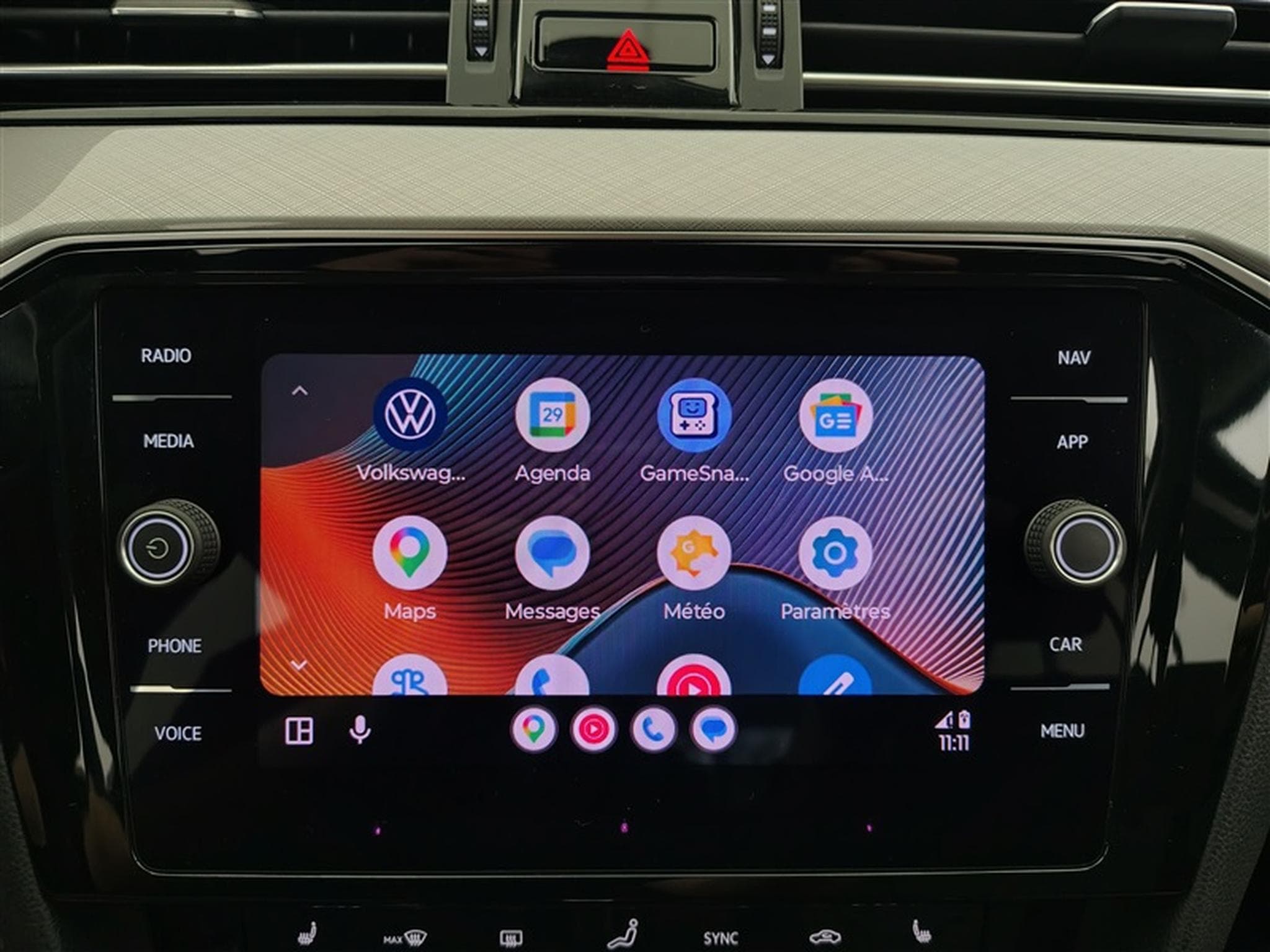 VW Passat 2.0 TDi SCR Elegance Bus. DSG *NAVI/FULL LED/CARPLAY/CAM* (2021) - Photo 21