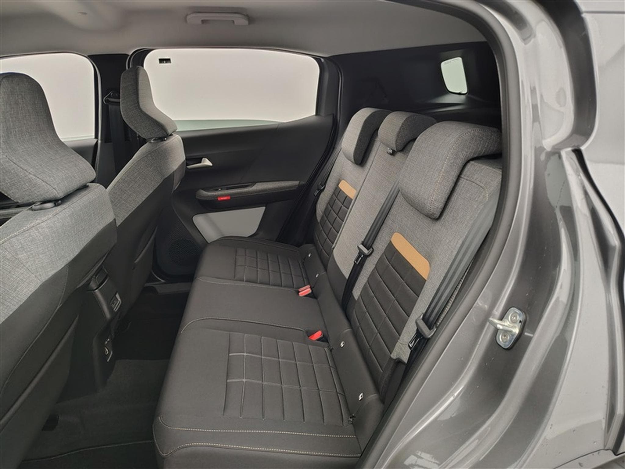 Citroen C3 Aircross 1.2 Hybrid 145cv e-DCS6 Plus CARPLAY / CAMERA / PDC AV+AR (2026) - Photo 13