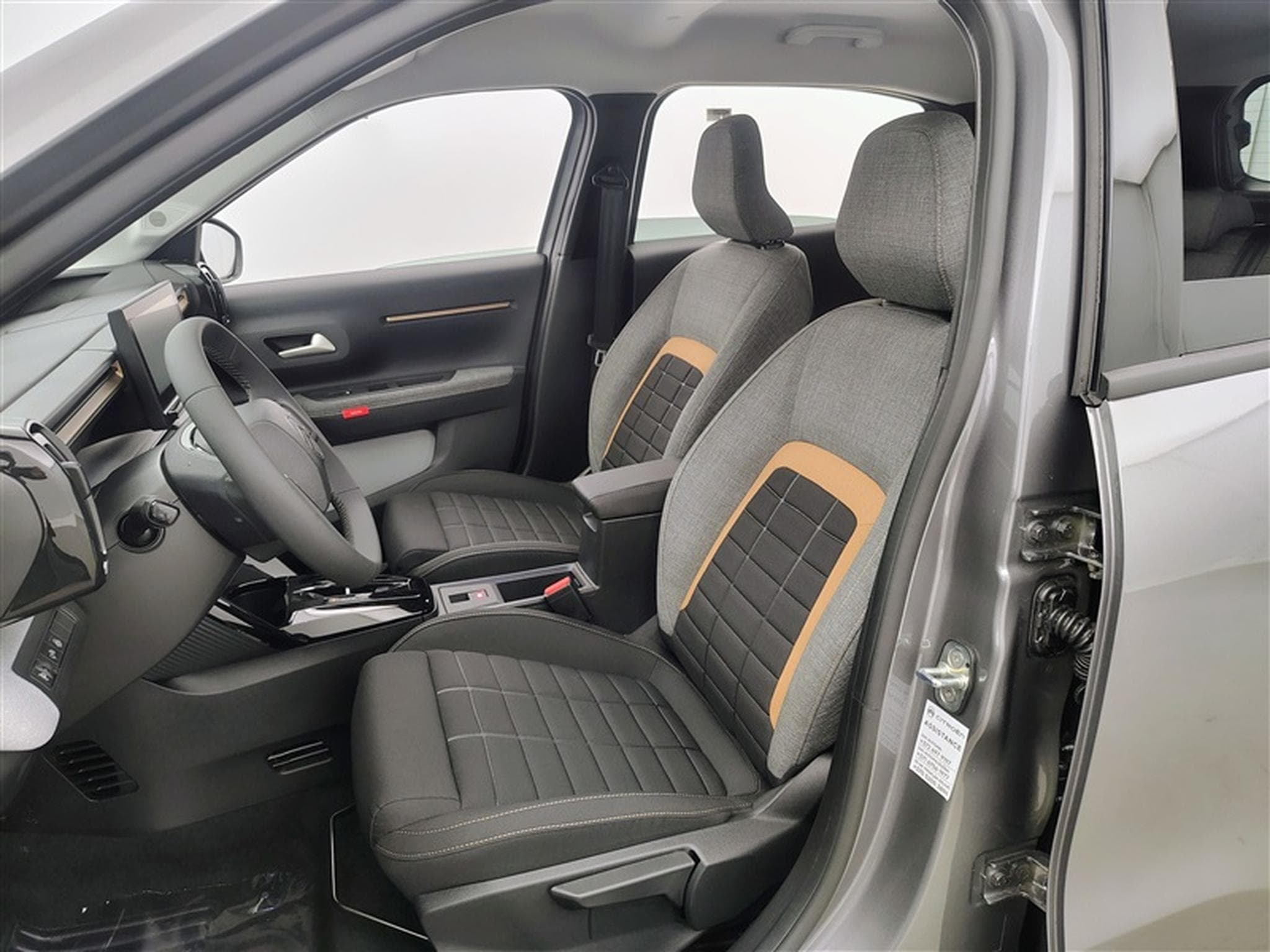 Citroen C3 Aircross 1.2 Hybrid 145cv e-DCS6 Plus CARPLAY / CAMERA / PDC AV+AR (2026) - Photo 7
