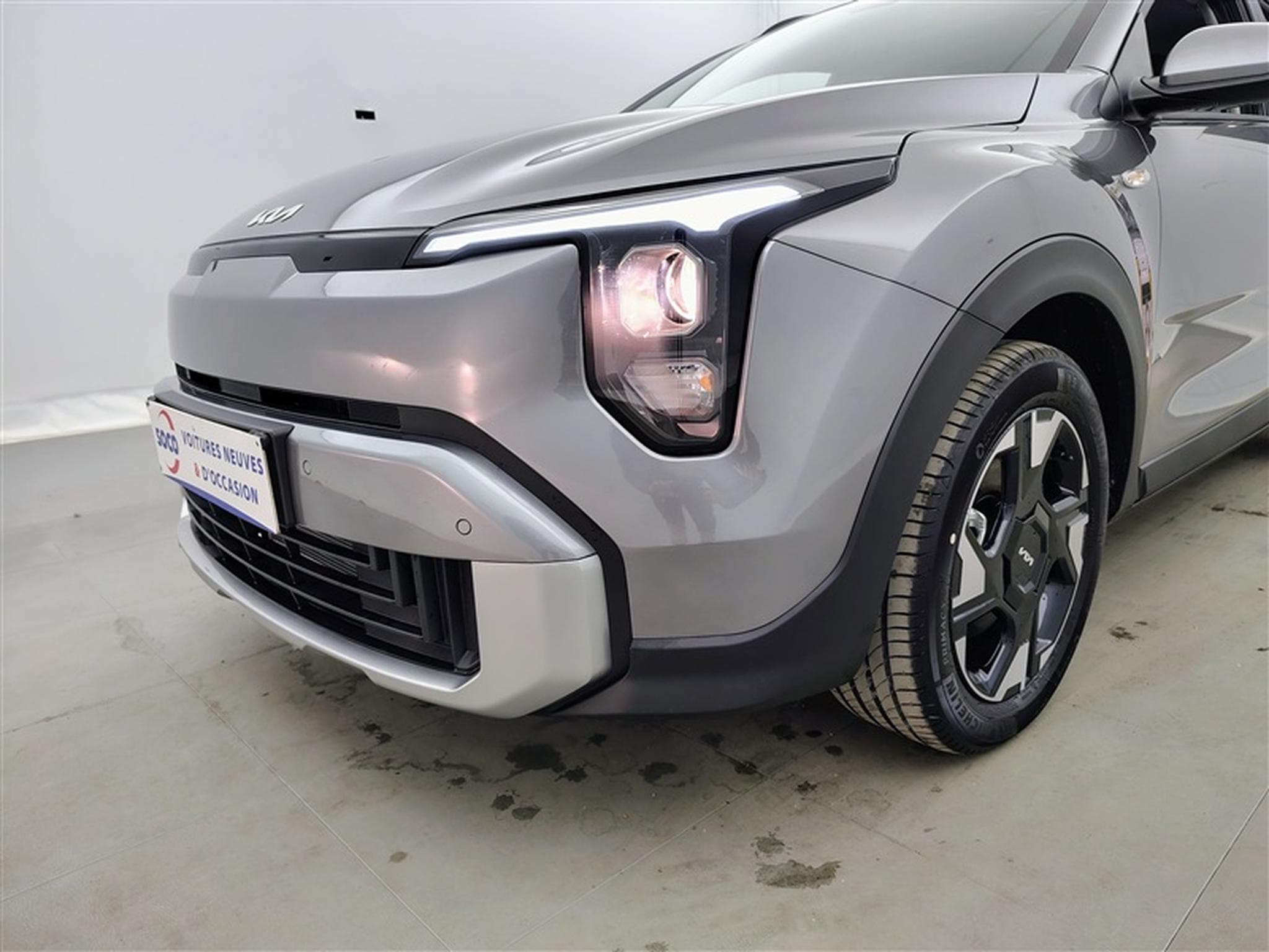 Kia Stonic 1.0 T-GDi DCT LX NAVI / FULL LED / CAMERA / JA 16" (2026) - Photo 14