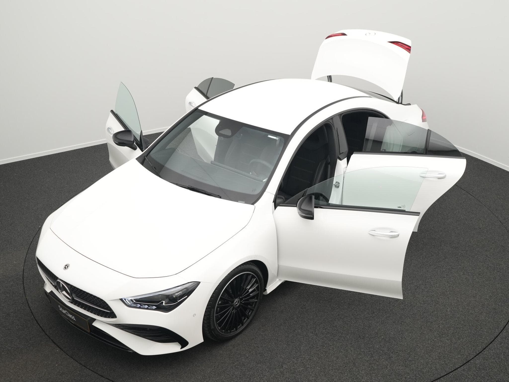 Mercedes CLA 200 AMG-Line Cpe Multi+Kamera+Night+Keyless (2025) - Photo 12