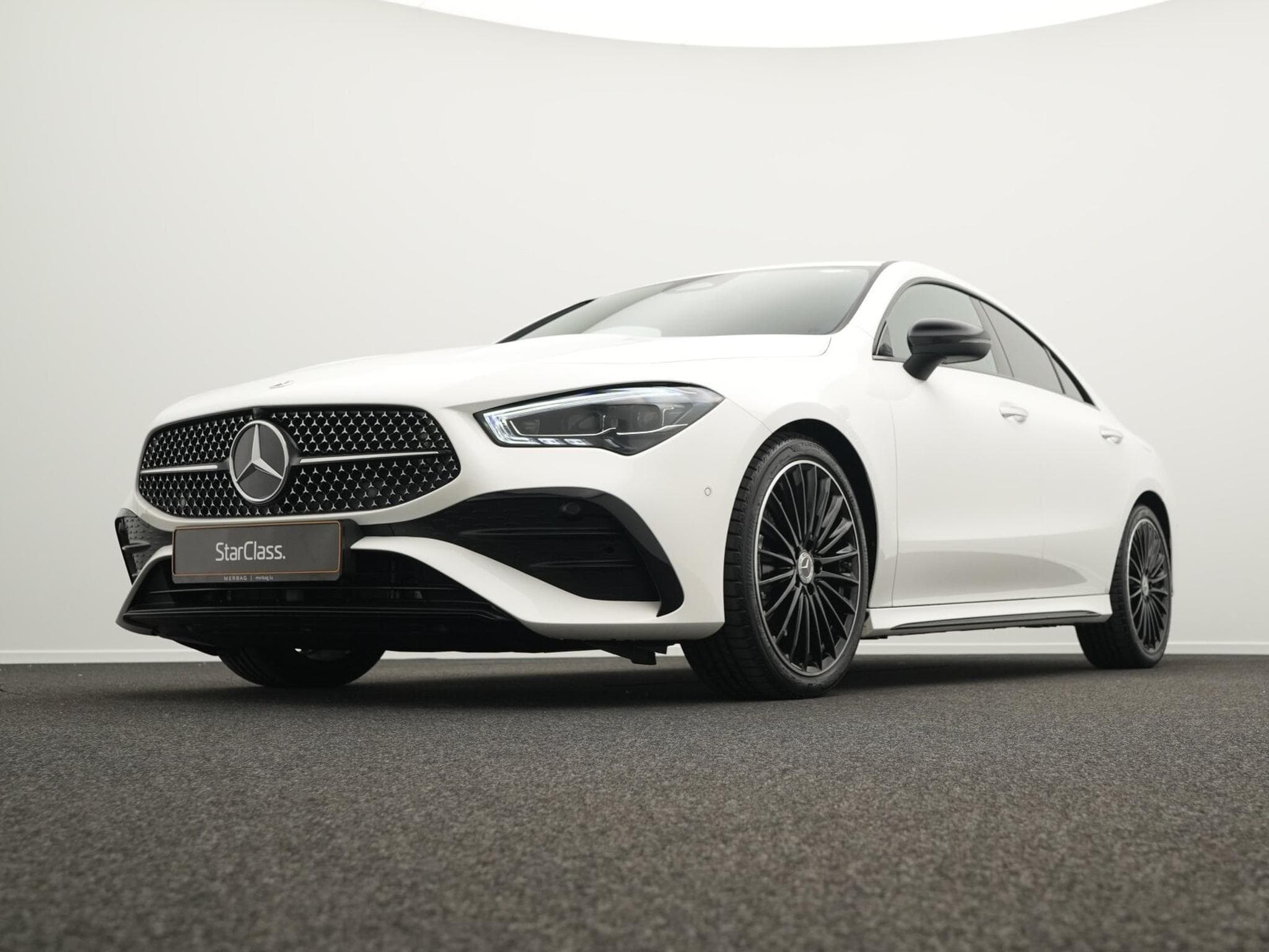 Mercedes CLA 200 AMG-Line Cpe Multi+Kamera+Night+Keyless (2025) - Photo 8