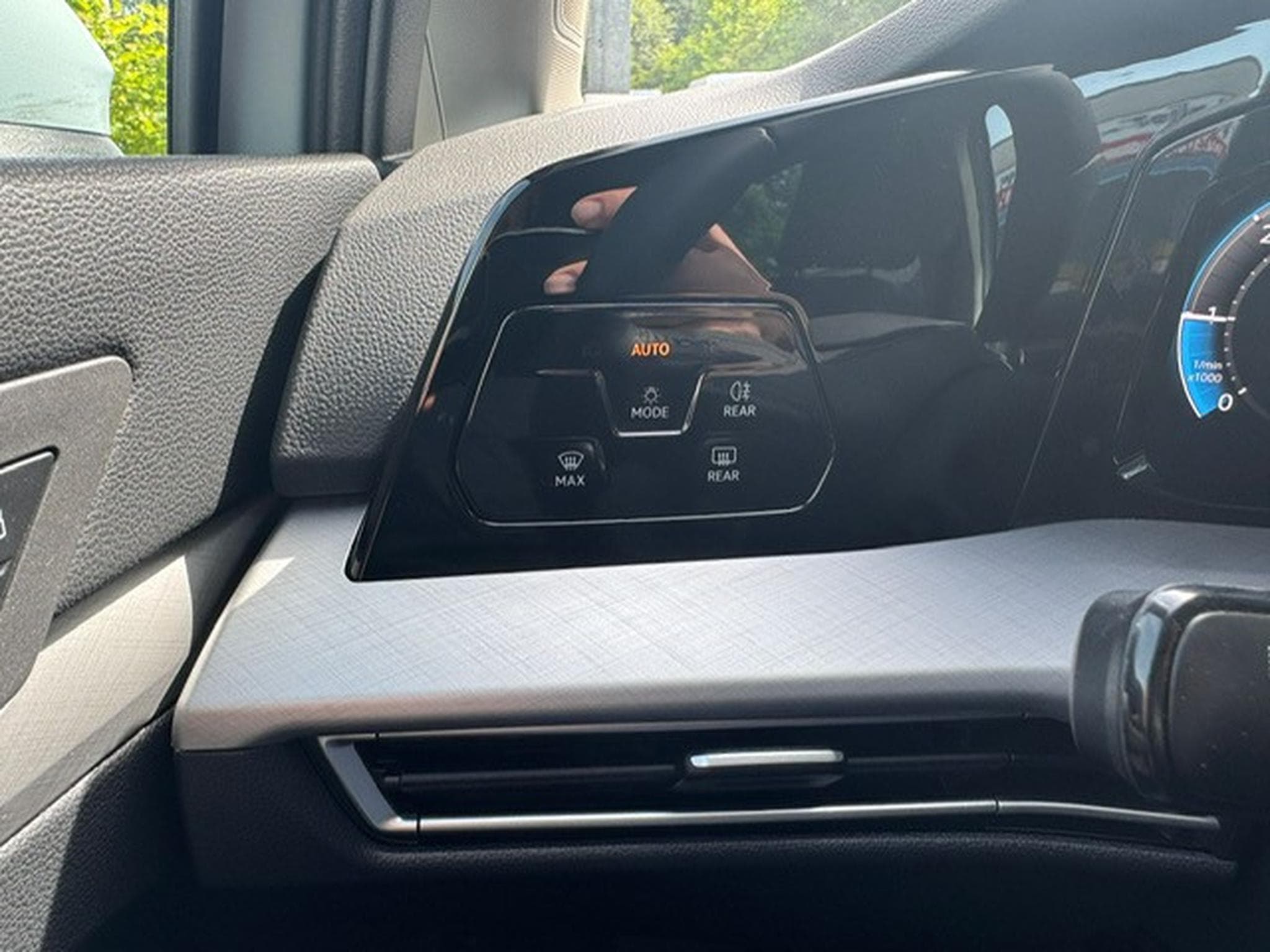 VW Golf VOLKSWAGEN GOLF 8 2.0 TDI  LED AUTOMATIK DIGITAL COCKPIT KAM (2025) - Photo 15