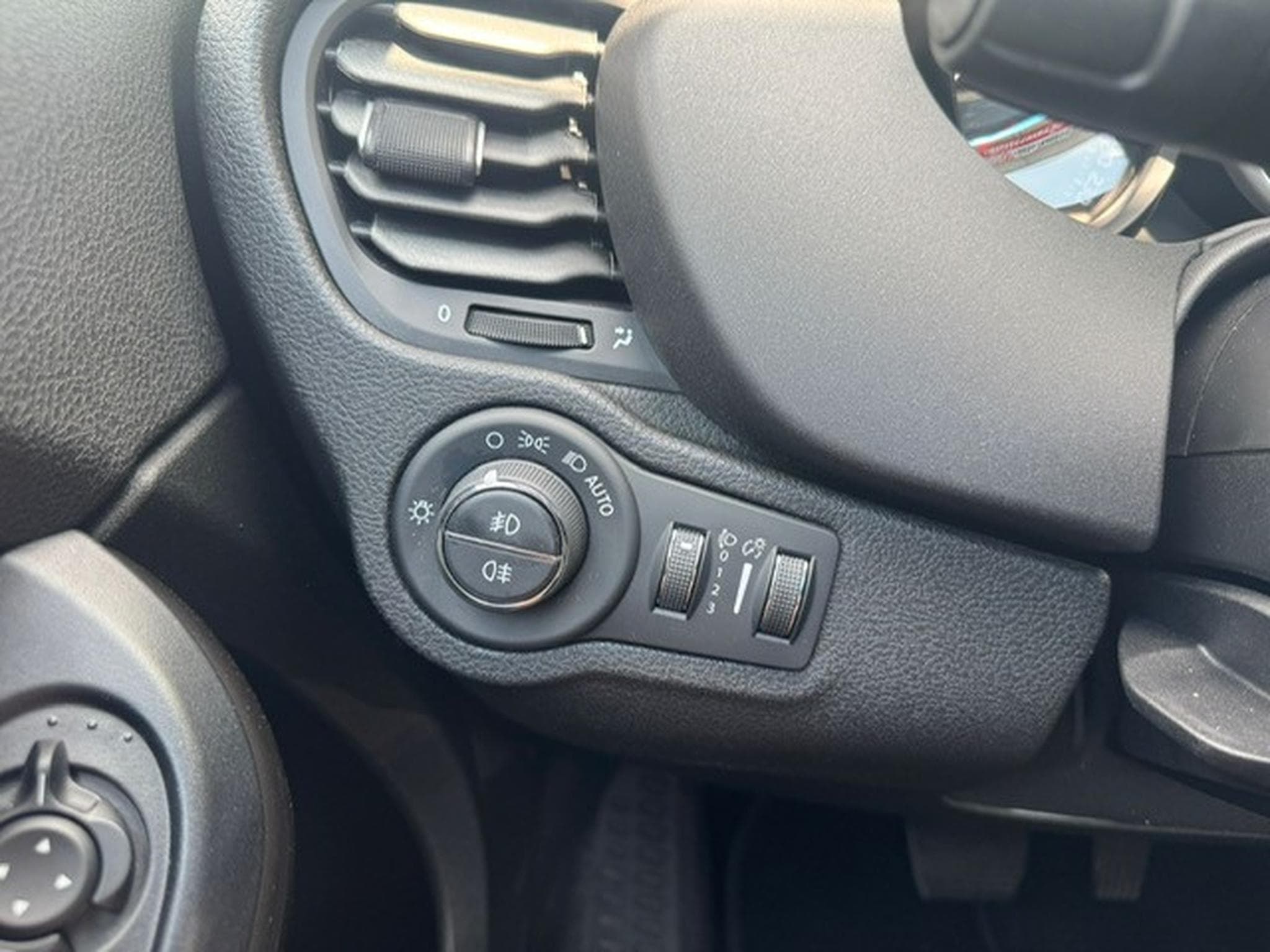 Fiat 500X FIAT 500X AUTOMATIK S-DESIGN CROSS LOOK XENON NAVI KAMERA (2018) - Photo 14
