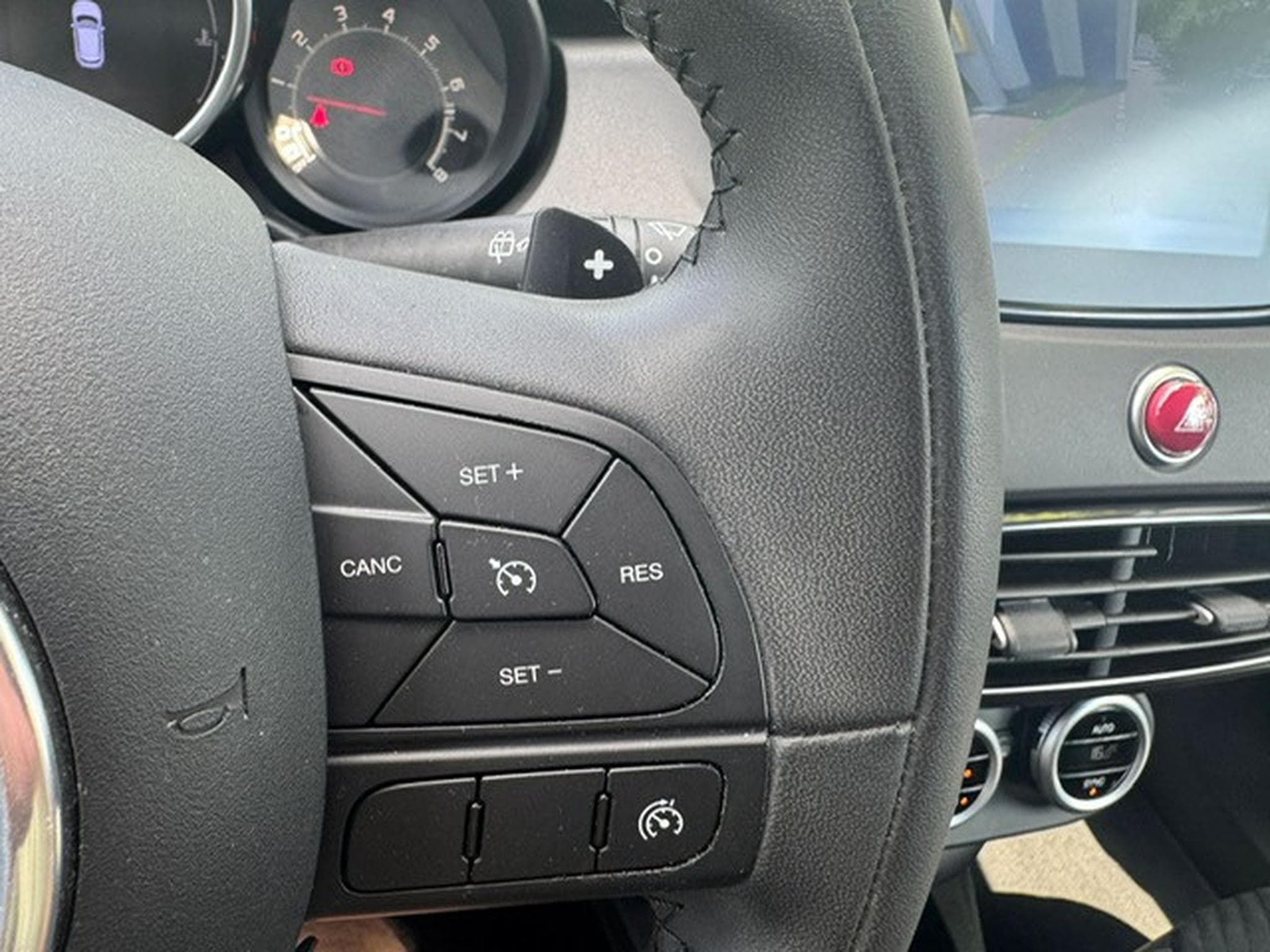 Fiat 500X FIAT 500X AUTOMATIK S-DESIGN CROSS LOOK XENON NAVI KAMERA (2018) - Photo 21