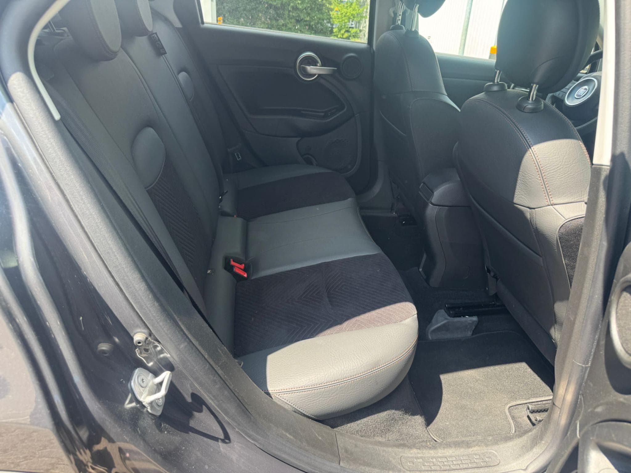 Fiat 500X FIAT 500X AUTOMATIK S-DESIGN CROSS LOOK XENON NAVI KAMERA (2018) - Photo 5