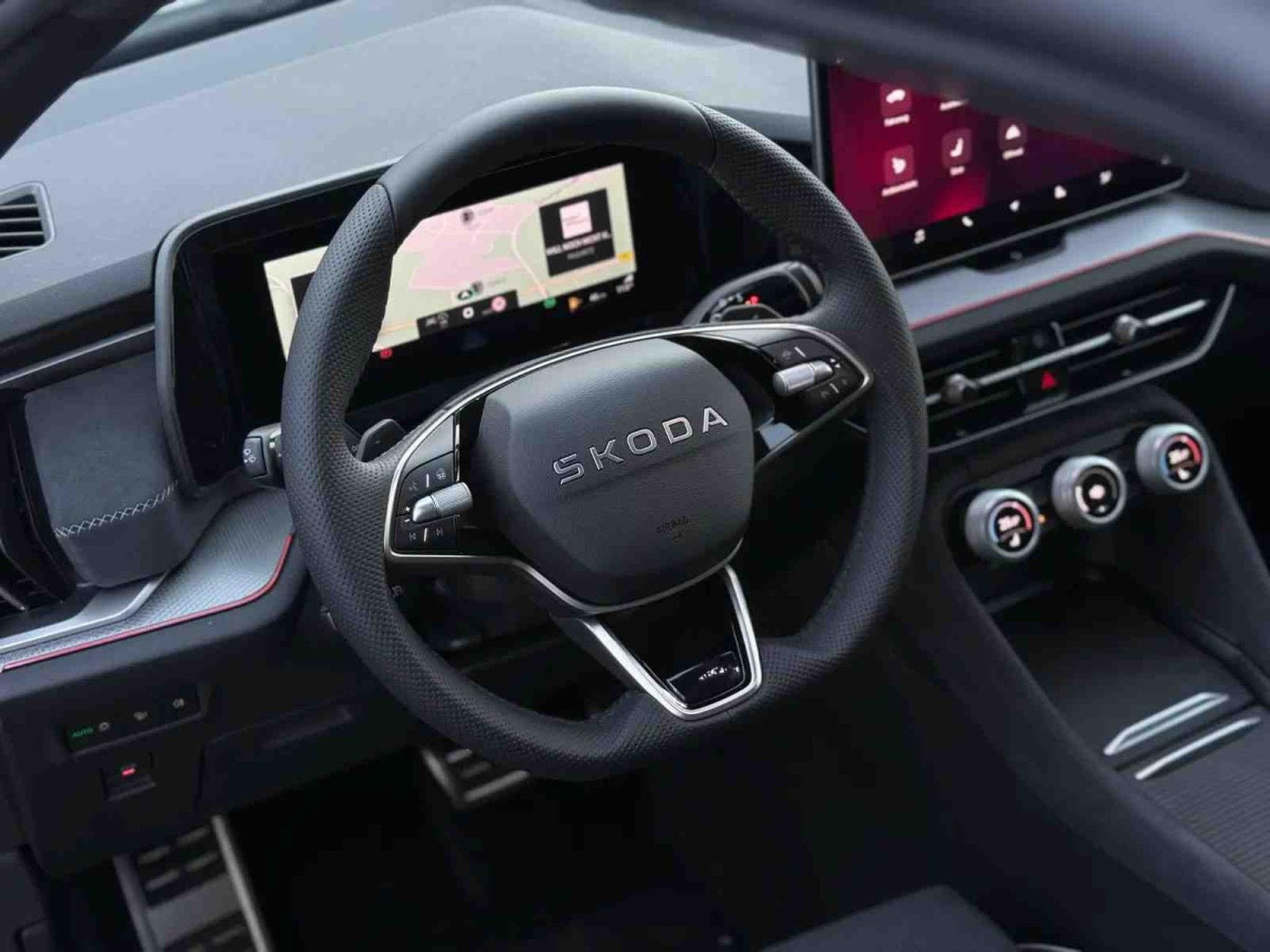 Skoda Kodiaq 2.0 TSi DSG 204 4x4 Sportline (2025) - Photo 12