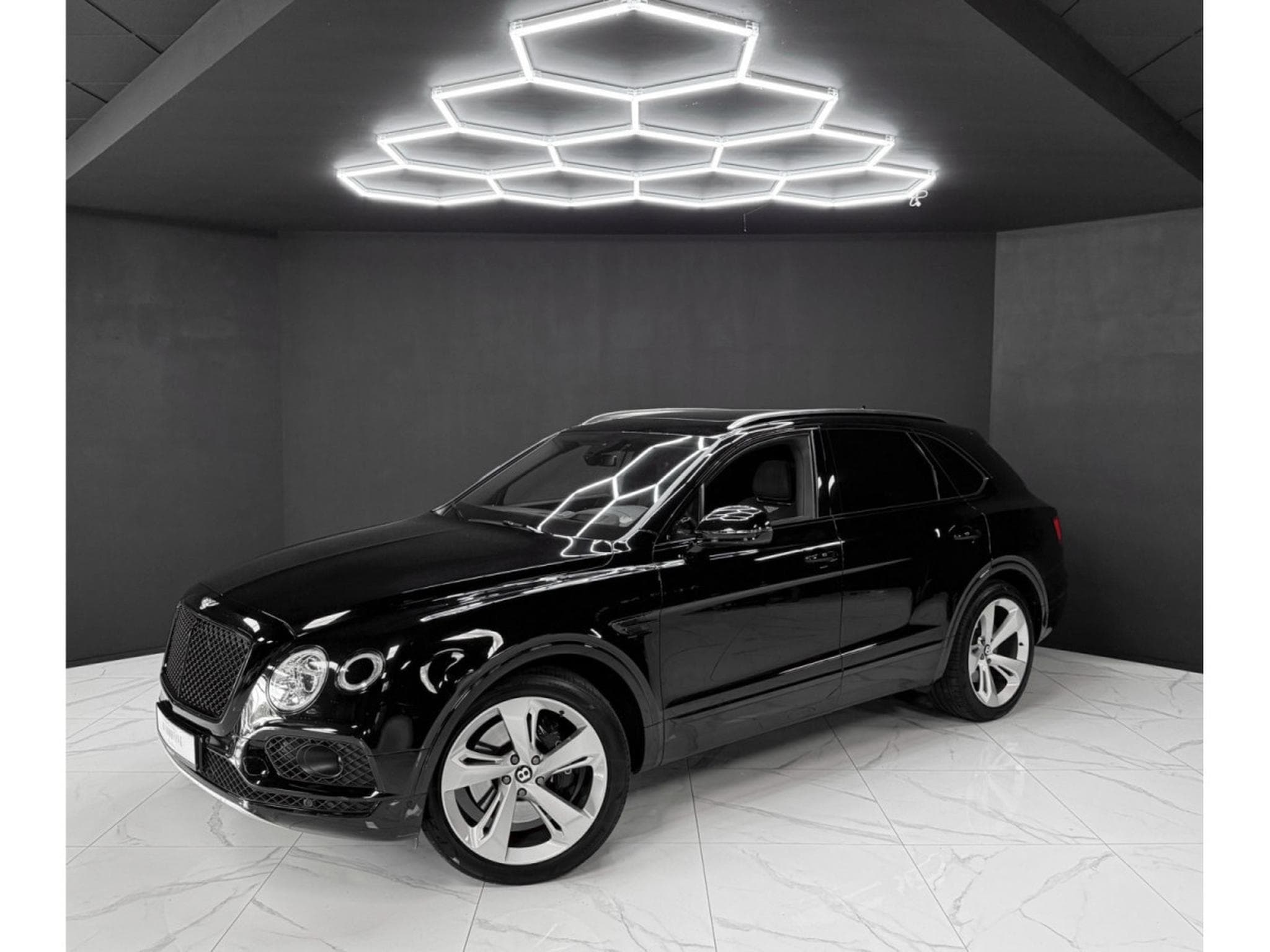 Bentley Bentayga 4.0 V8 / 1ST HAND / FULL SERVICE (2018) - Photo 1