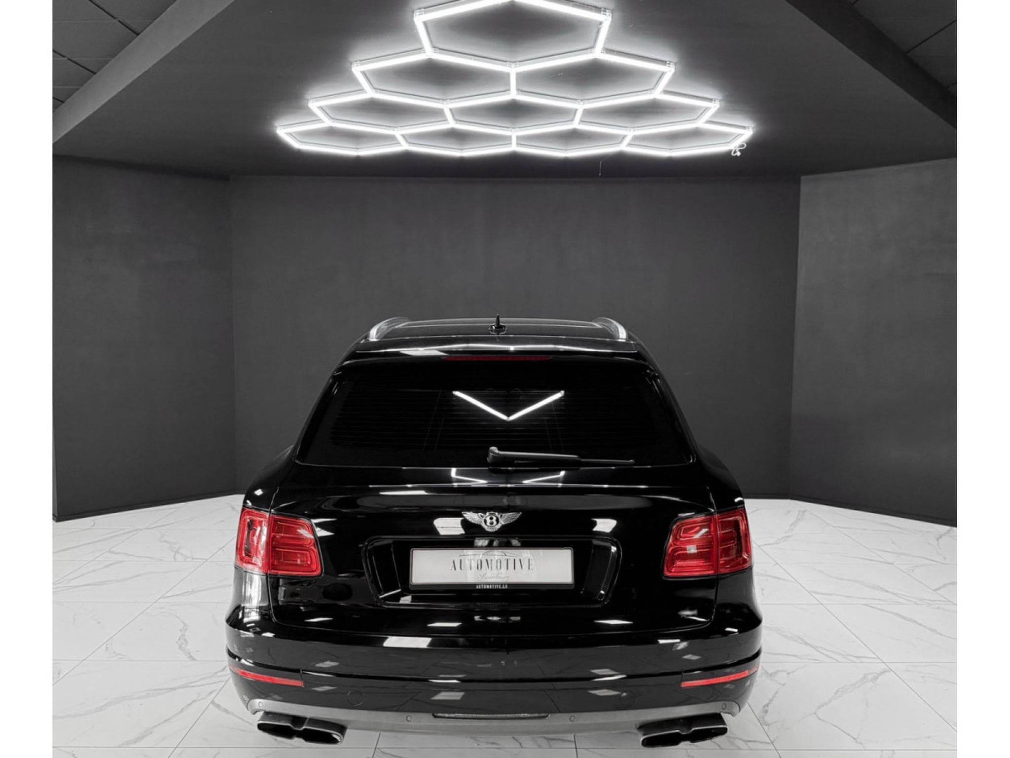 Bentley Bentayga 4.0 V8 / 1ST HAND / FULL SERVICE (2018) - Photo 4