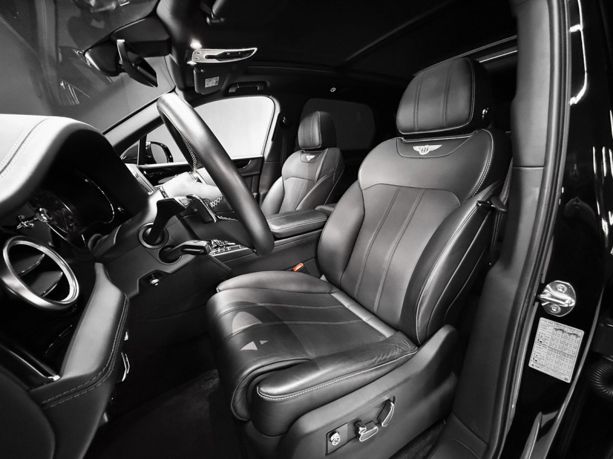 Bentley Bentayga 4.0 V8 / 1ST HAND / FULL SERVICE (2018) - Photo 9