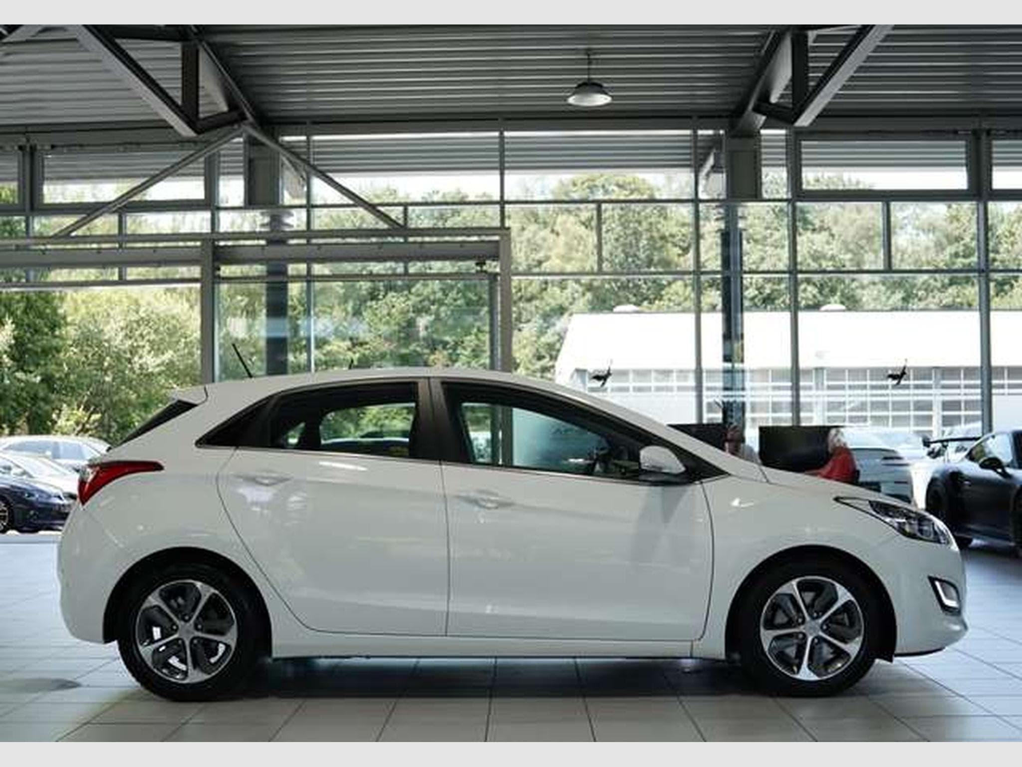 Hyundai i30 YES! *1.Hand *Tempomat *Navi *Bluetooth (2016) - Photo 6