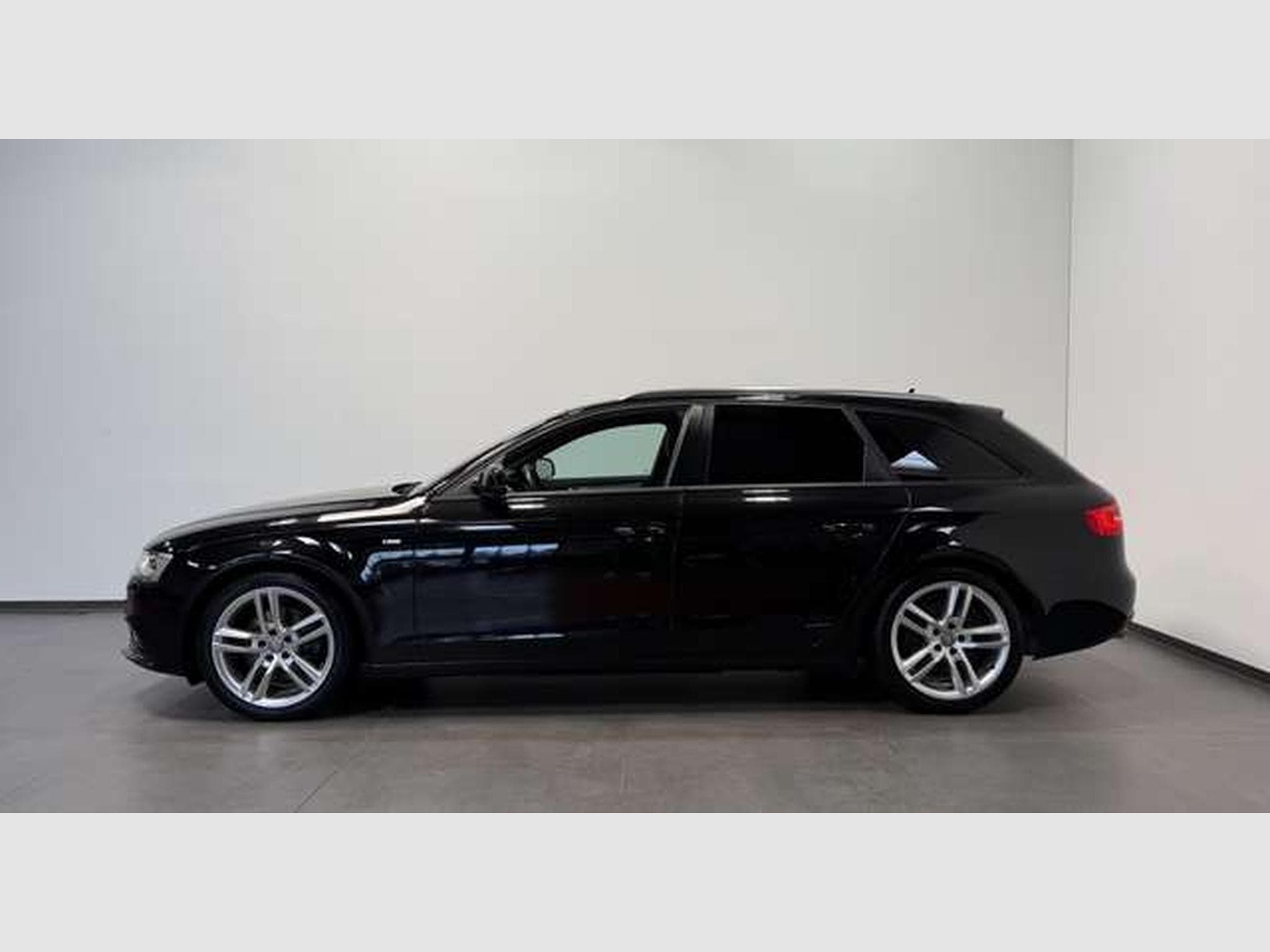Audi A4 Avant quattro 2.0 TDI S line *AHK *Alcantara (2015) - Photo 3