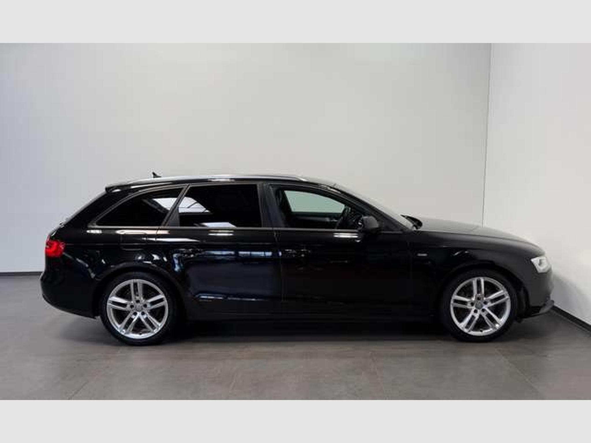 Audi A4 Avant quattro 2.0 TDI S line *AHK *Alcantara (2015) - Photo 4