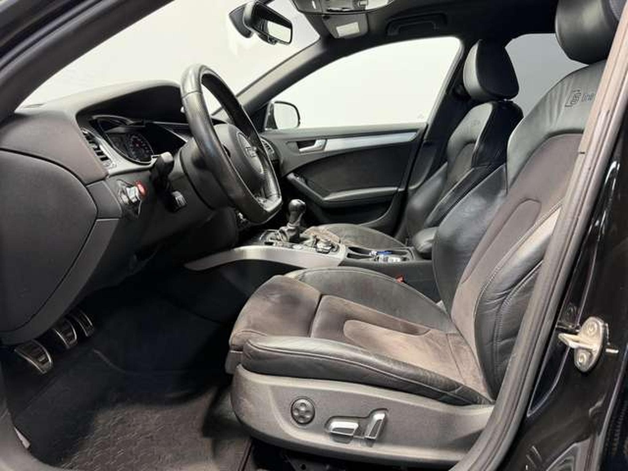 Audi A4 Avant quattro 2.0 TDI S line *AHK *Alcantara (2015) - Photo 8