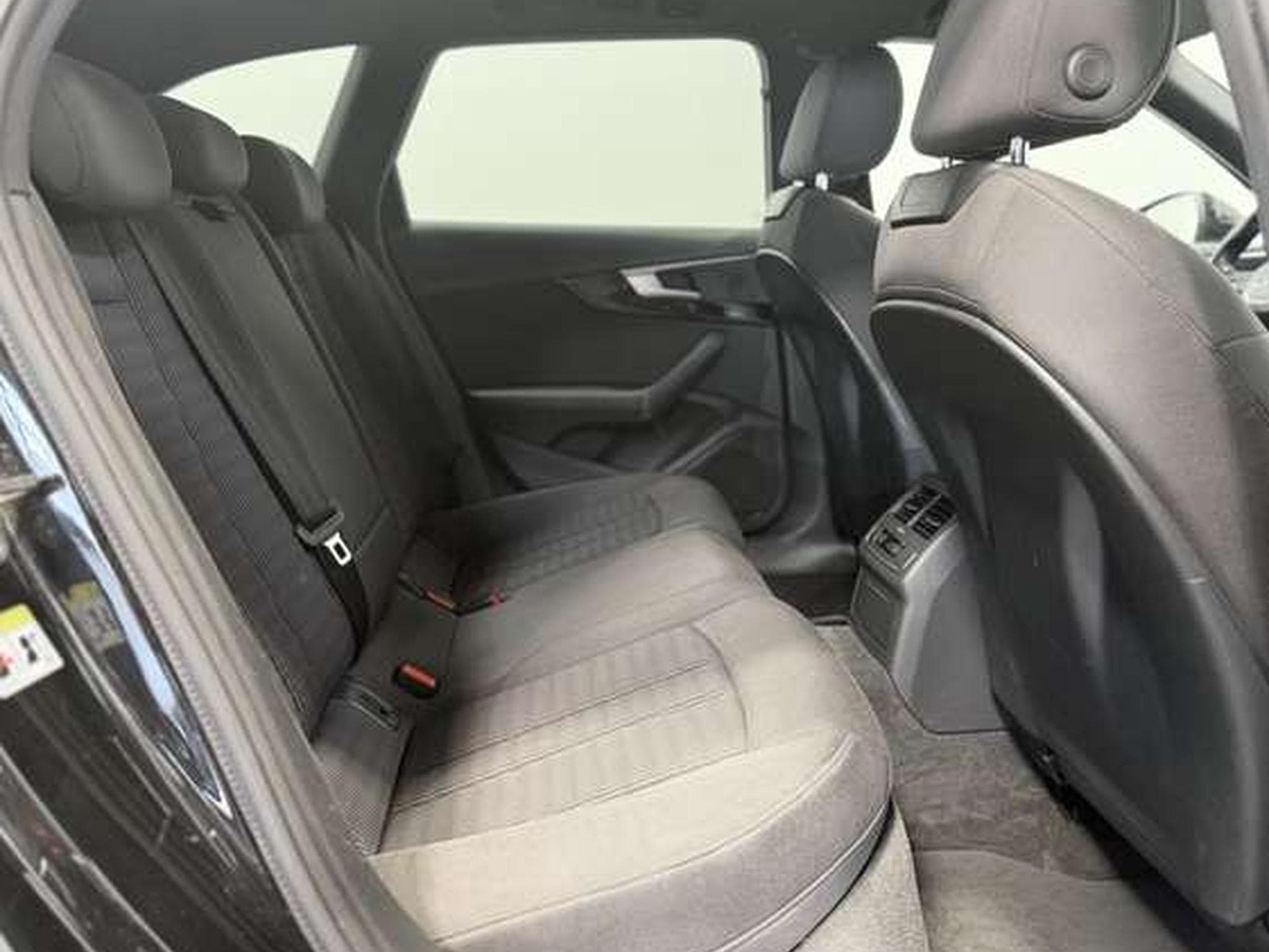 Audi A4 2.0 TDI Avant S-Tr. * LED *Soundsystem * (2017) - Photo 9