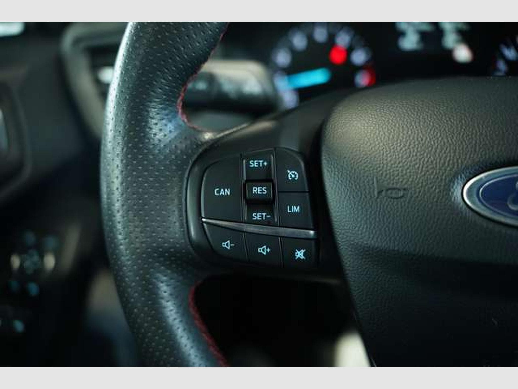 Ford Focus 1.5 EcoBoost ST Line *1.H *18 *Navi *PDC (2019) - Photo 37