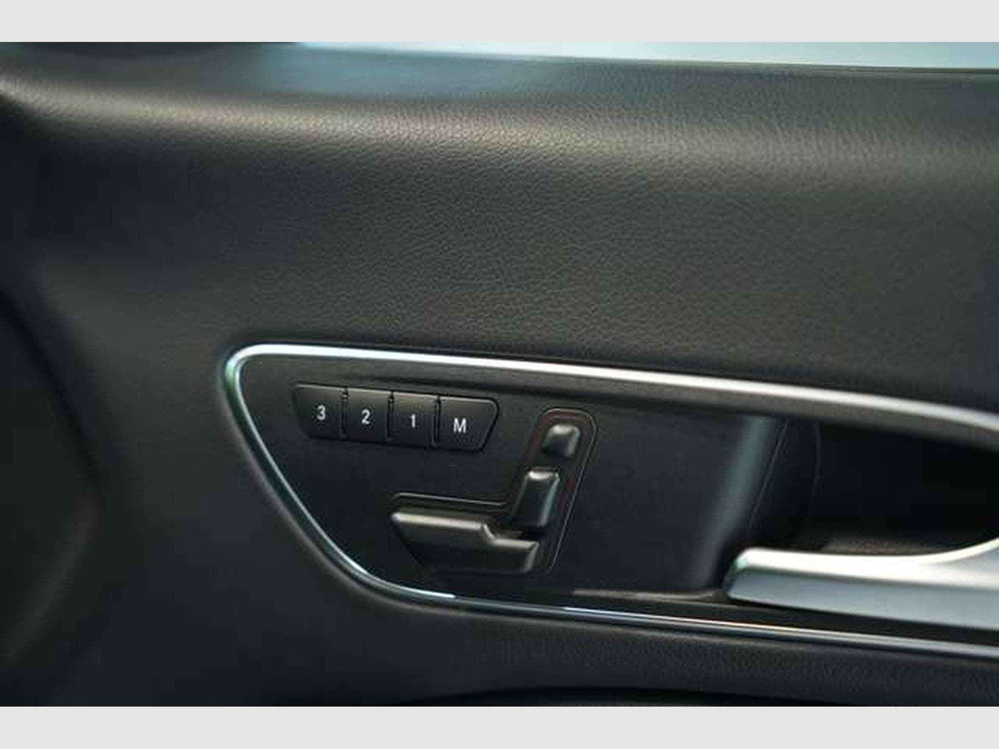 Mercedes CLA 200 2.H *Pano *H&K*Memory*ACC (2015) - Photo 21