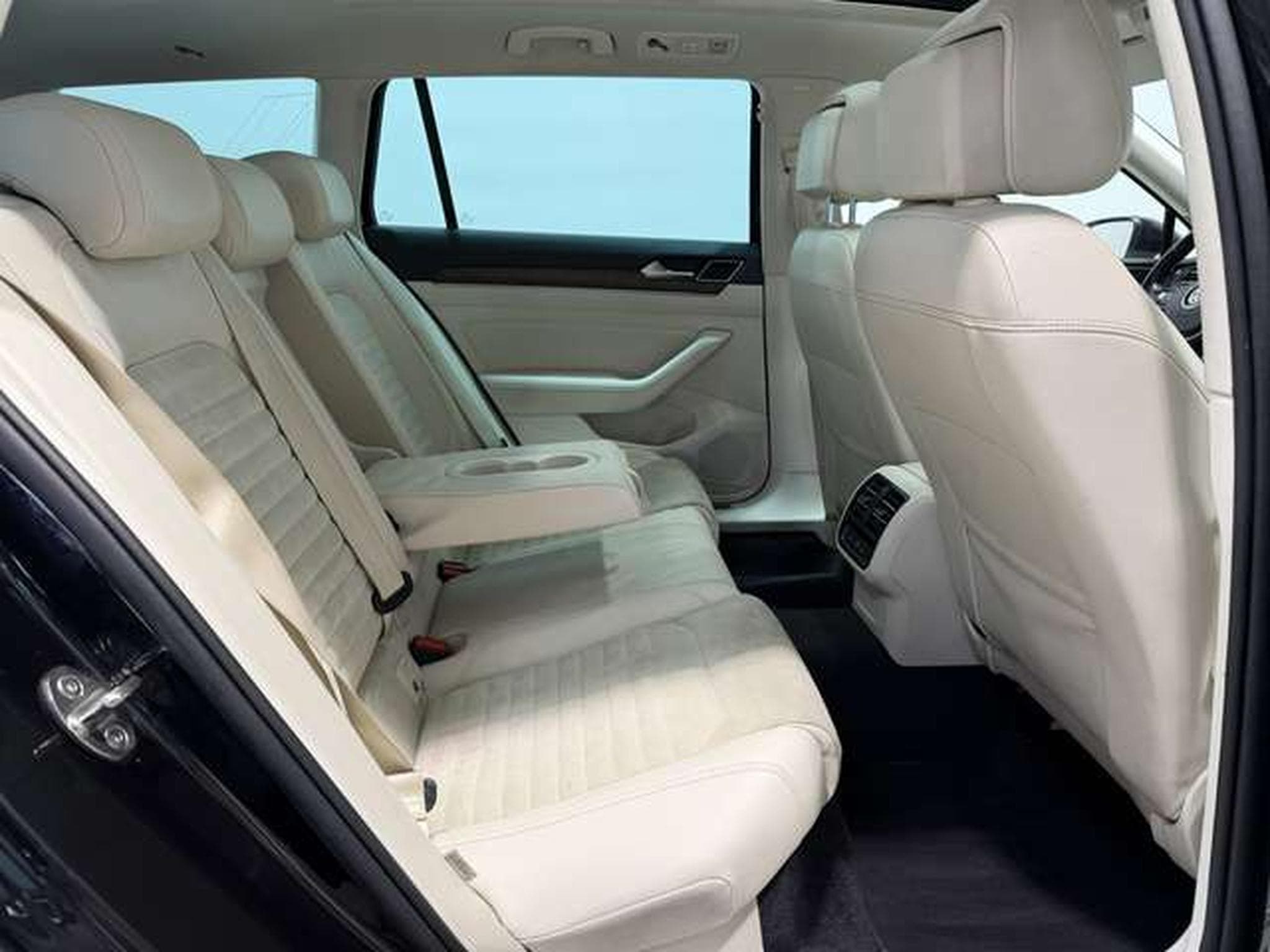 VW Passat R Line 4M *19''*Digital*ACC*H-UP*AHK*Pano (2016) - Photo 12