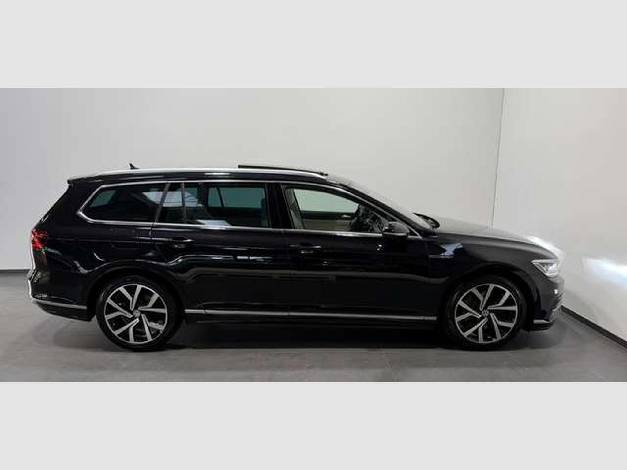 VW Passat R Line 4M *19''*Digital*ACC*H-UP*AHK*Pano (2016) - Photo 4