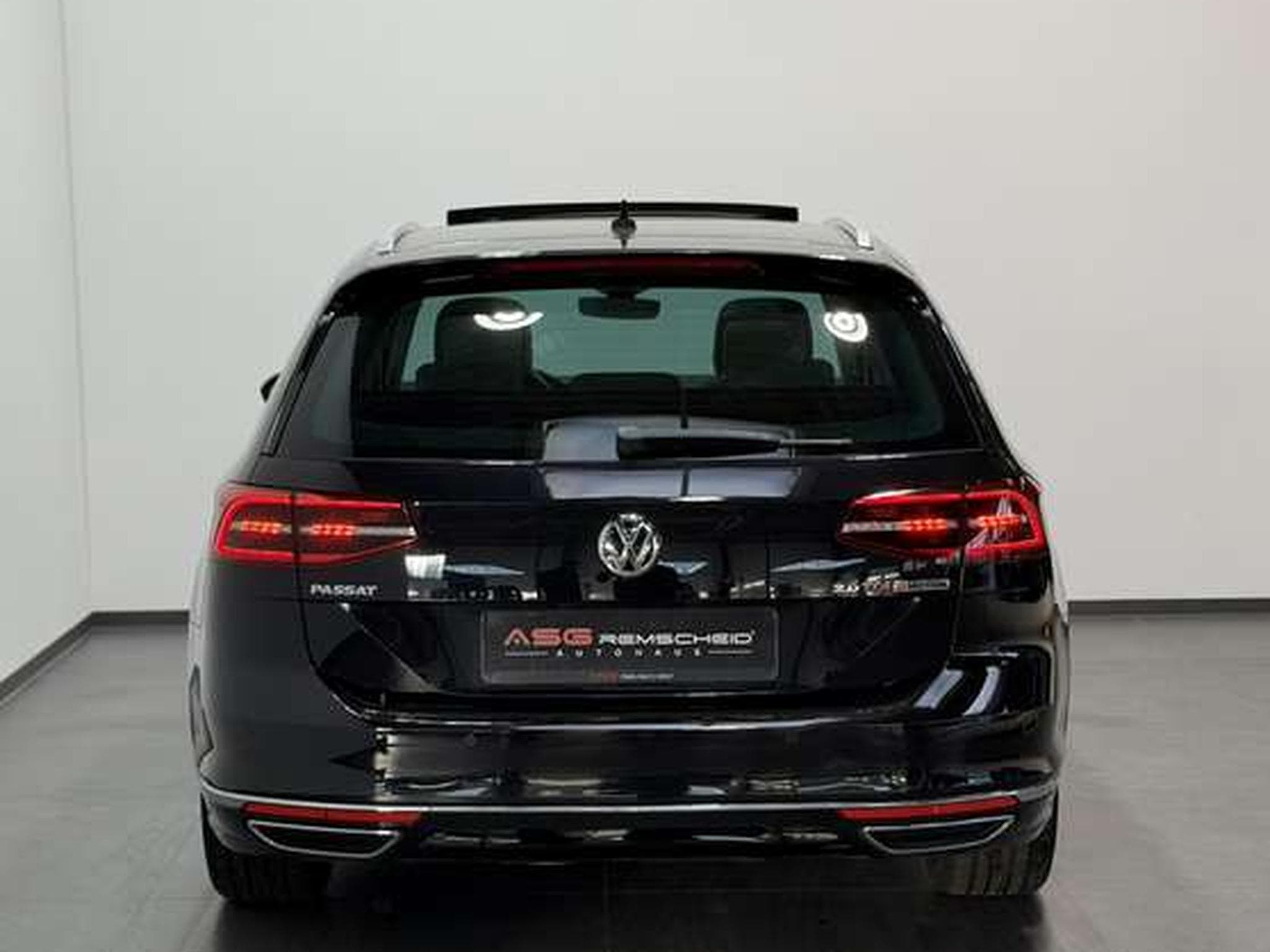 VW Passat R Line 4M *19''*Digital*ACC*H-UP*AHK*Pano (2016) - Photo 5