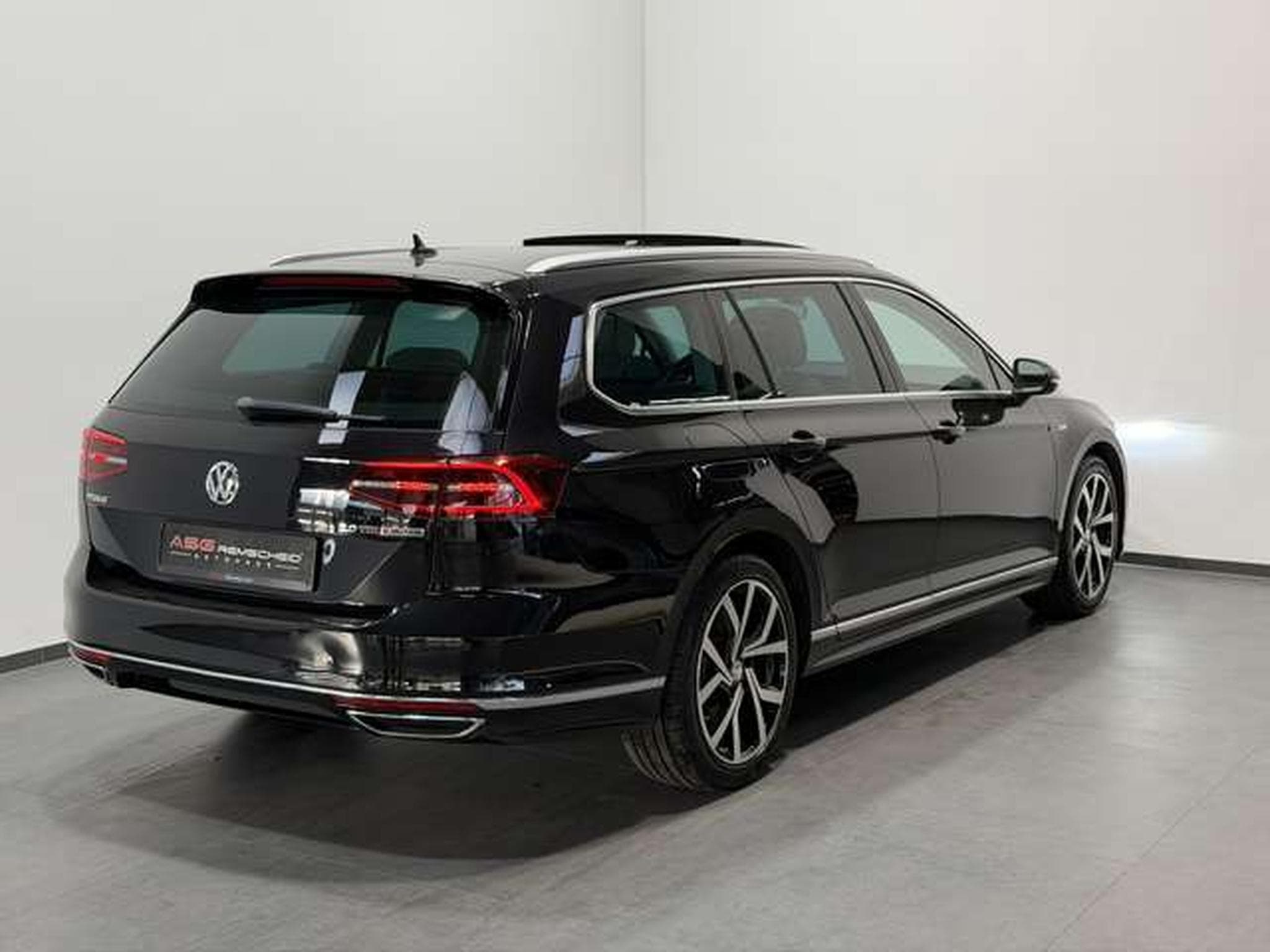 VW Passat R Line 4M *19''*Digital*ACC*H-UP*AHK*Pano (2016) - Photo 6