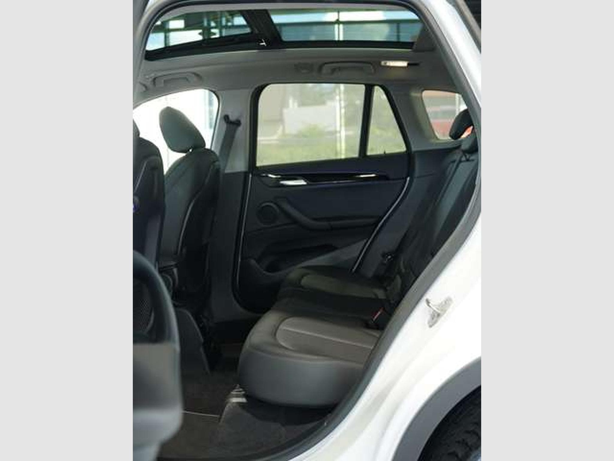 BMW X1 sDrive 18 i Sport Line 1.H *18 *Pano *Memory (2021) - Photo 19