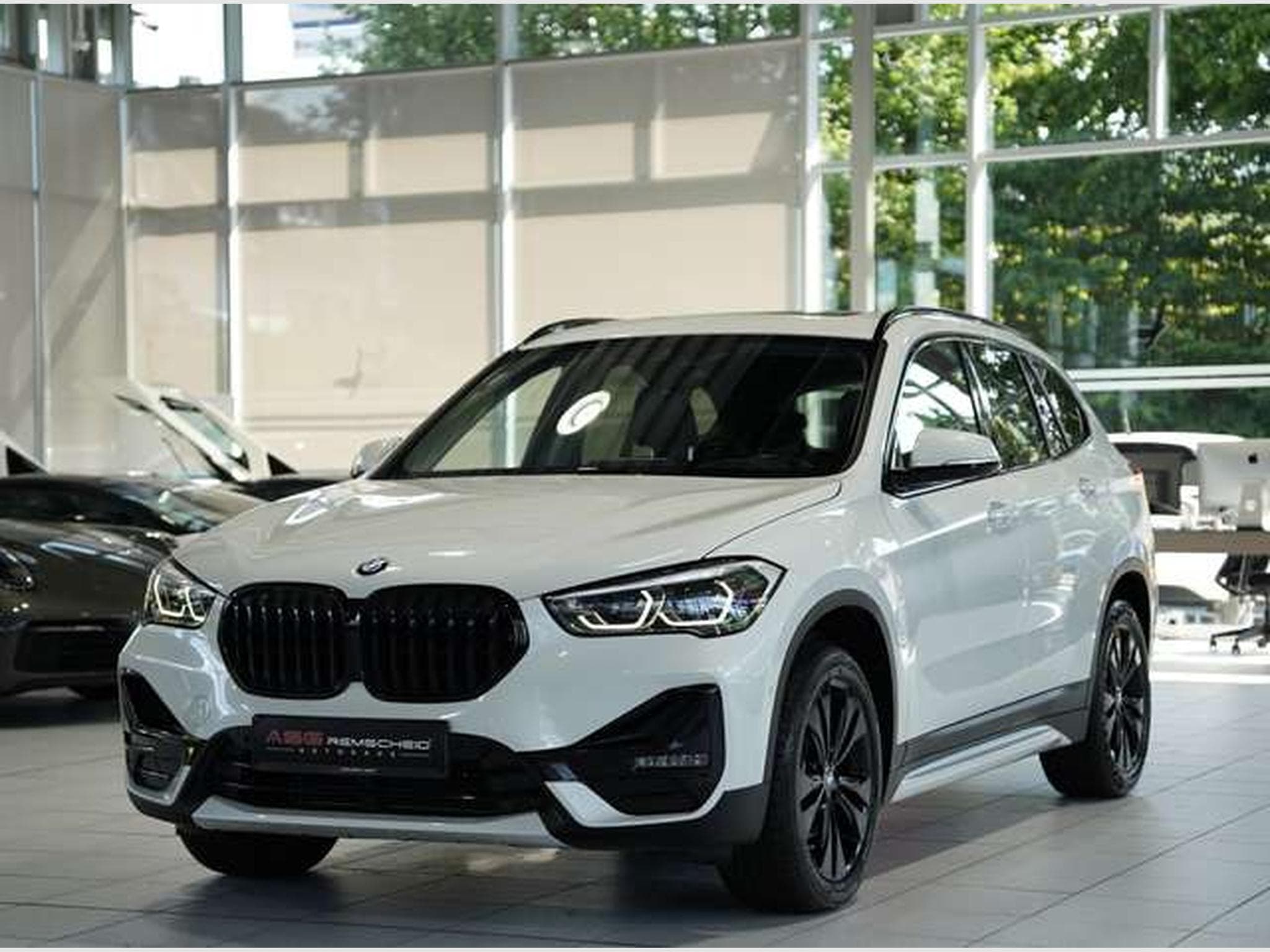 BMW X1 sDrive 18 i Sport Line 1.H *18 *Pano *Memory (2021) - Photo 5