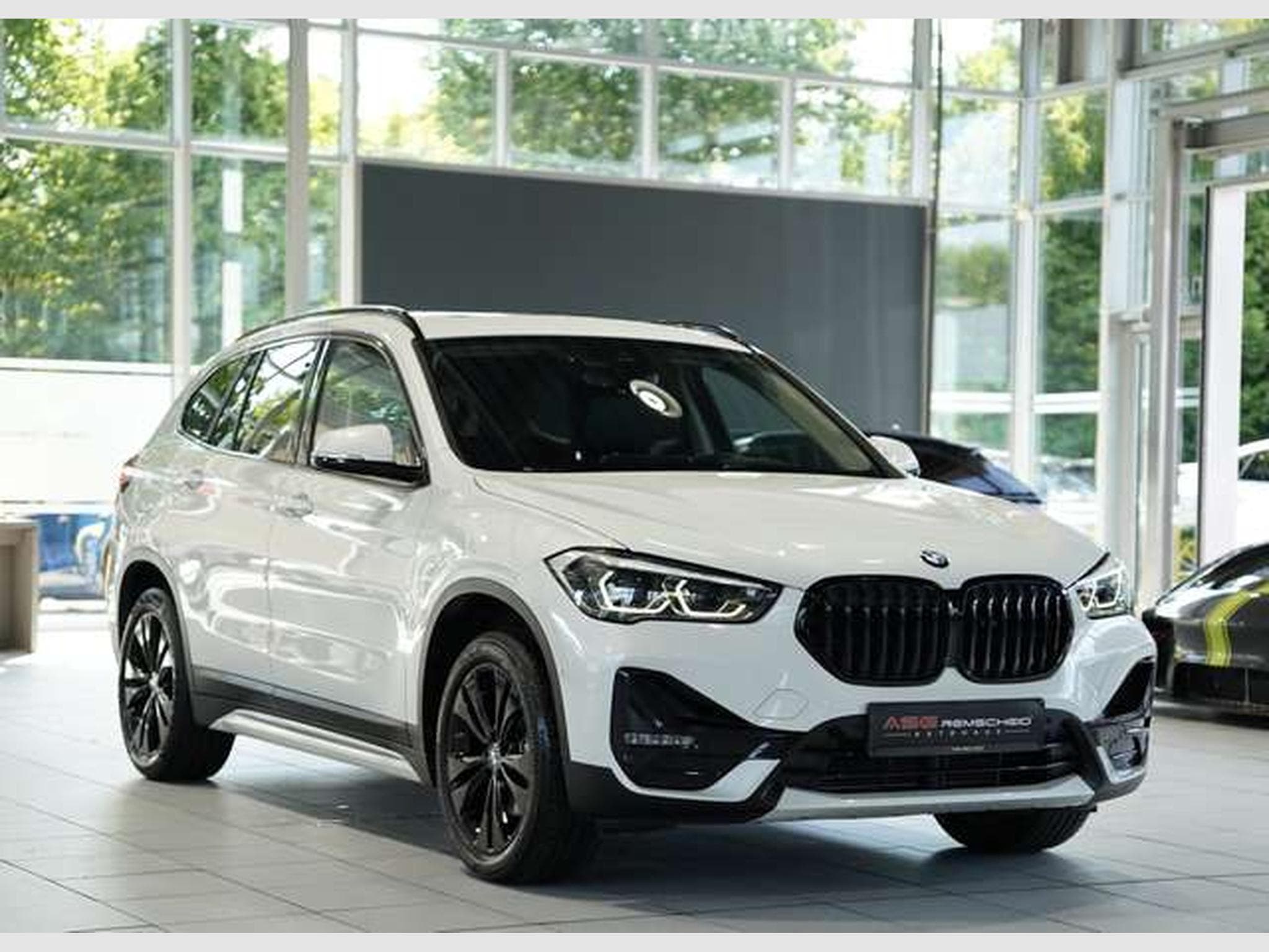 BMW X1 sDrive 18 i Sport Line 1.H *18 *Pano *Memory (2021) - Photo 6