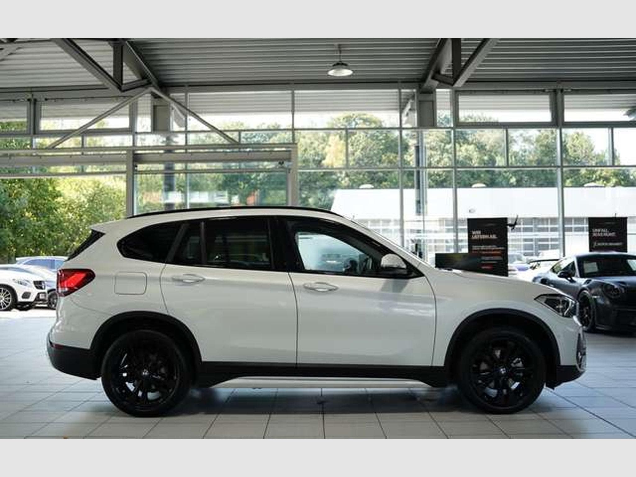 BMW X1 sDrive 18 i Sport Line 1.H *18 *Pano *Memory (2021) - Photo 7