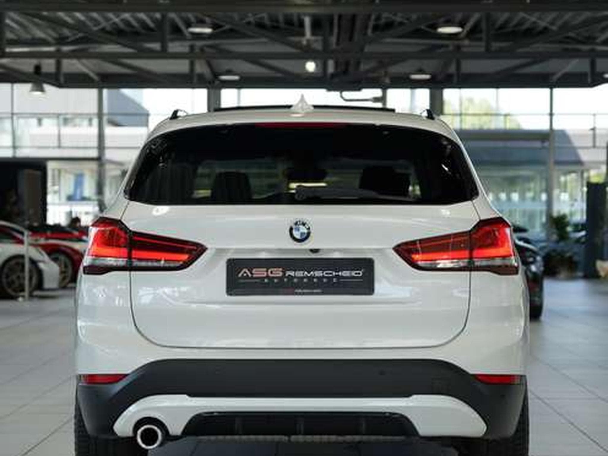 BMW X1 sDrive 18 i Sport Line 1.H *18 *Pano *Memory (2021) - Photo 9