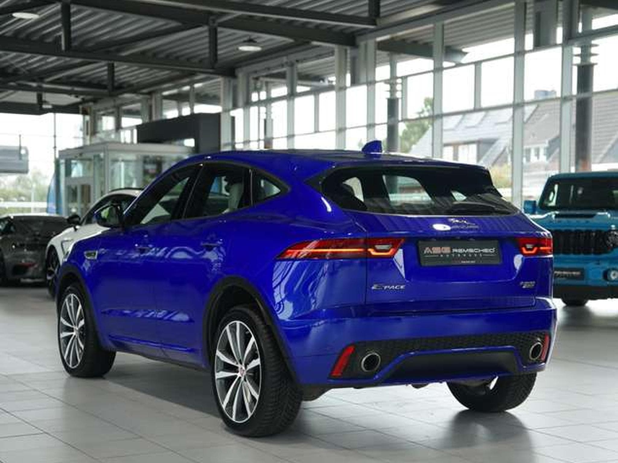 Jaguar E-Pace R-Dynamic HSE AWD *2. HD *Pano *H-UP *Memory (2018) - Photo 11