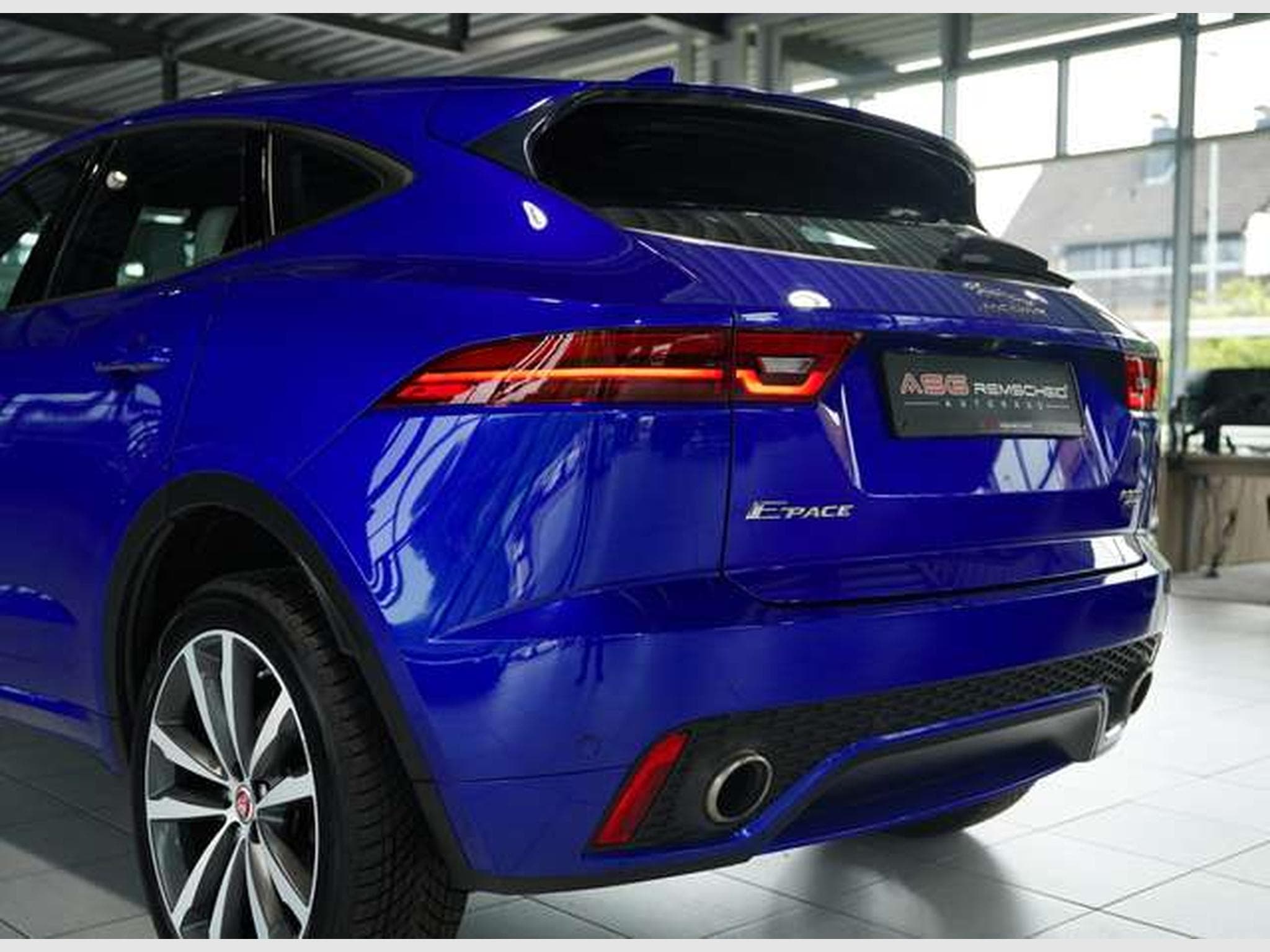 Jaguar E-Pace R-Dynamic HSE AWD *2. HD *Pano *H-UP *Memory (2018) - Photo 16