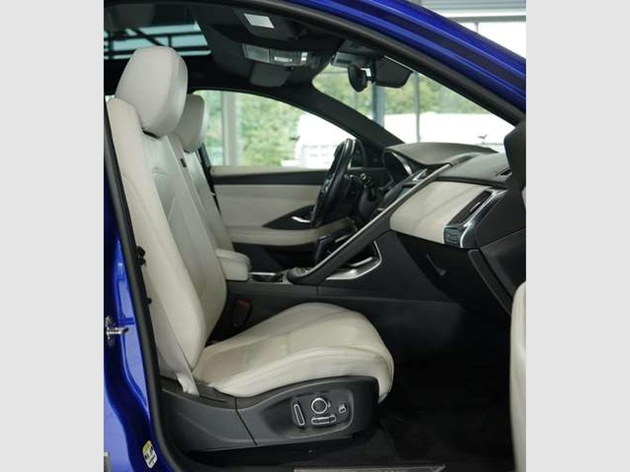 Jaguar E-Pace R-Dynamic HSE AWD *2. HD *Pano *H-UP *Memory (2018) - Photo 17