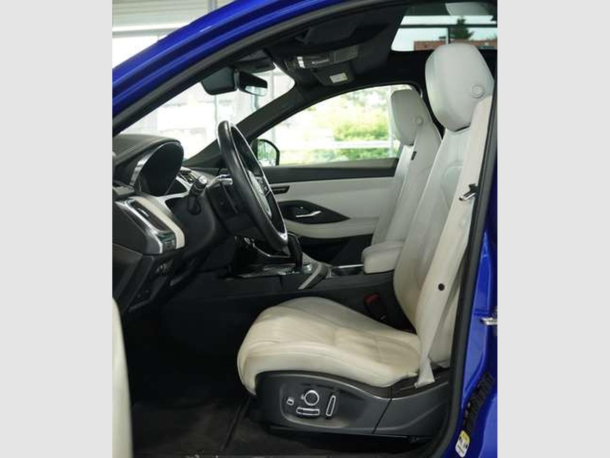 Jaguar E-Pace R-Dynamic HSE AWD *2. HD *Pano *H-UP *Memory (2018) - Photo 26