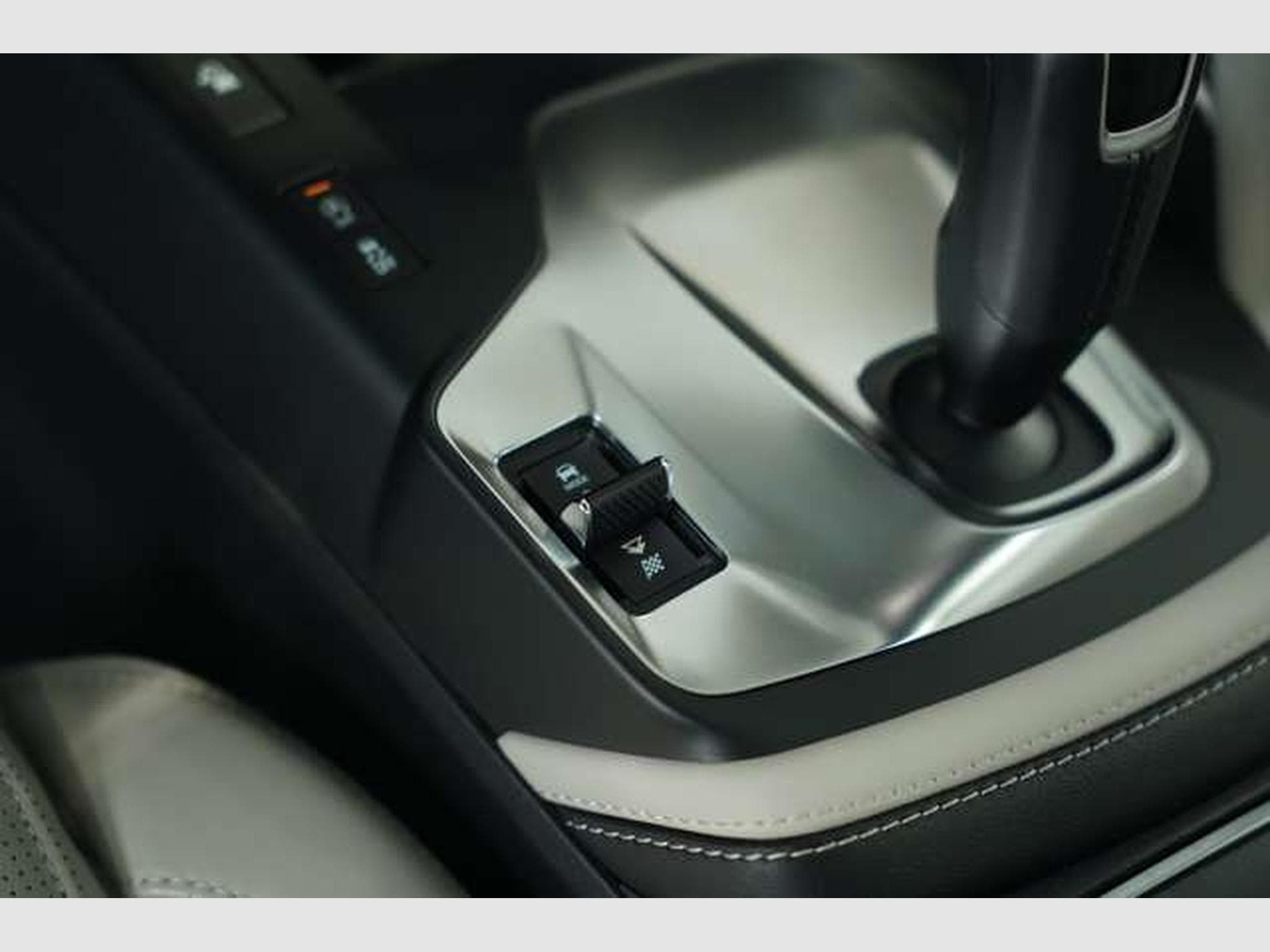 Jaguar E-Pace R-Dynamic HSE AWD *2. HD *Pano *H-UP *Memory (2018) - Photo 33