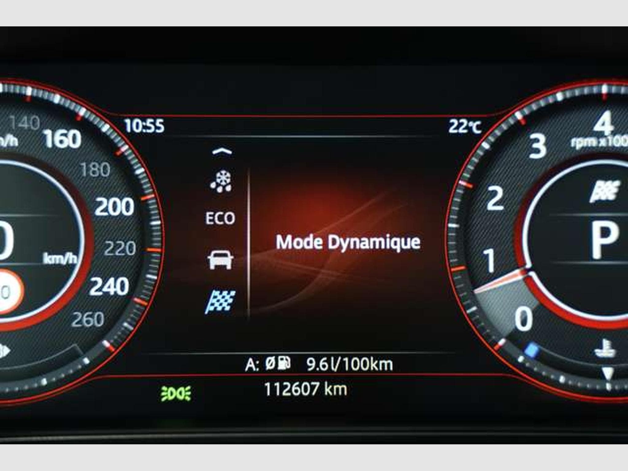 Jaguar E-Pace R-Dynamic HSE AWD *2. HD *Pano *H-UP *Memory (2018) - Photo 37