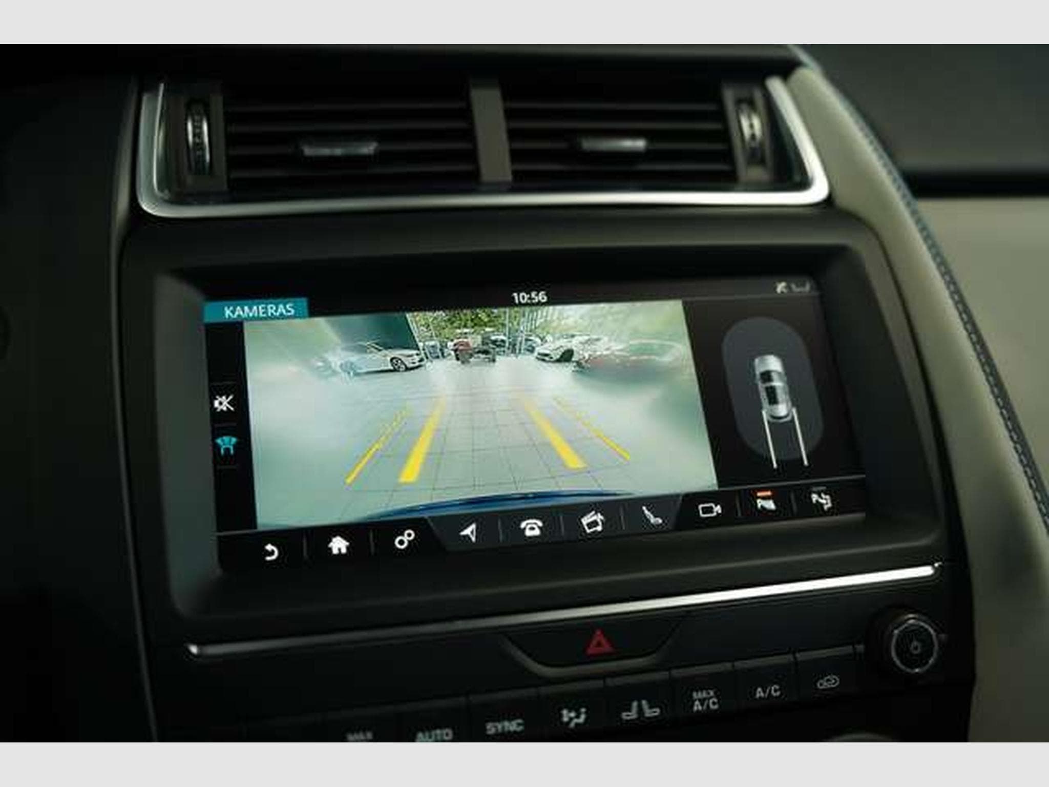 Jaguar E-Pace R-Dynamic HSE AWD *2. HD *Pano *H-UP *Memory (2018) - Photo 38
