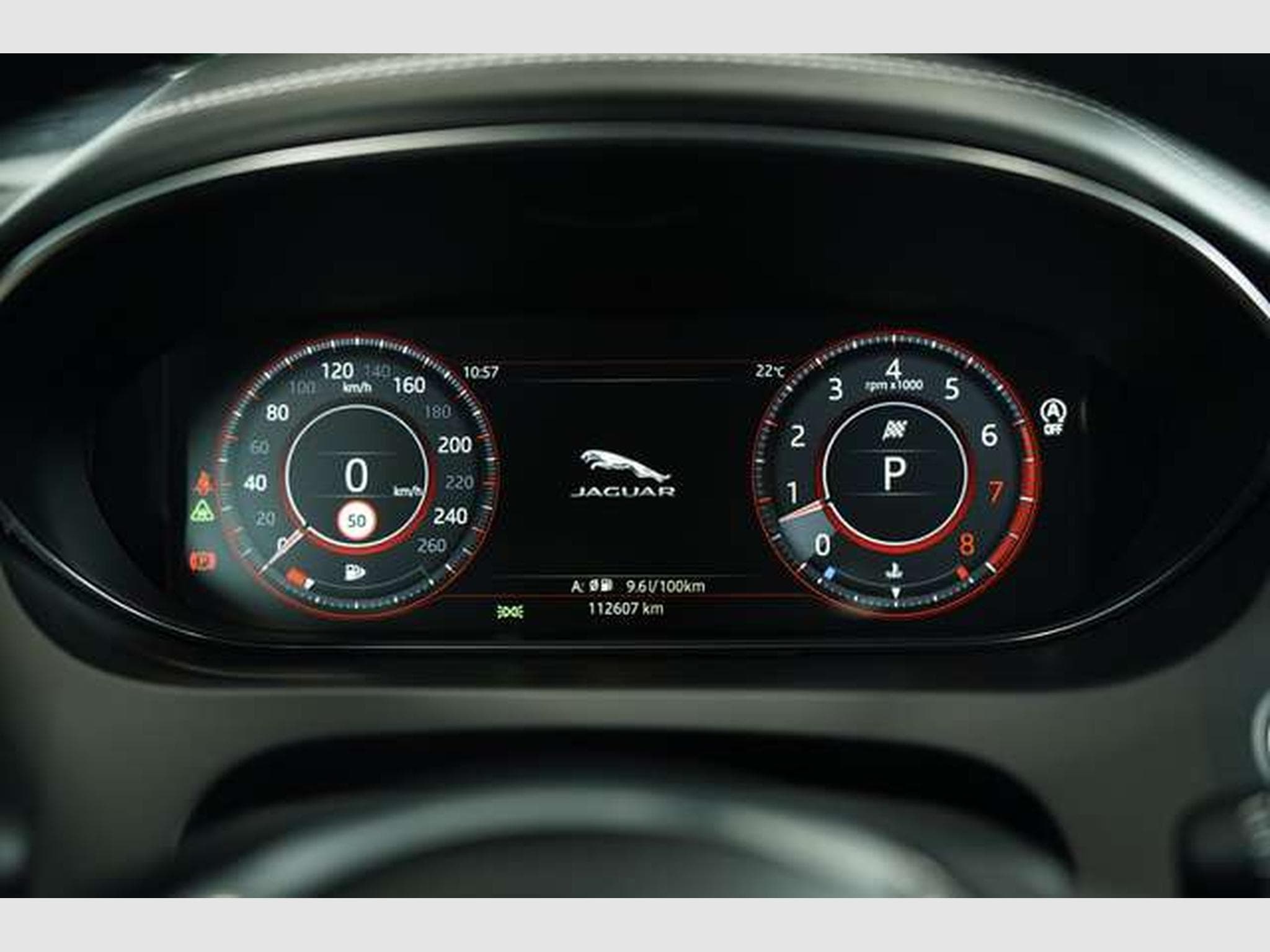 Jaguar E-Pace R-Dynamic HSE AWD *2. HD *Pano *H-UP *Memory (2018) - Photo 40