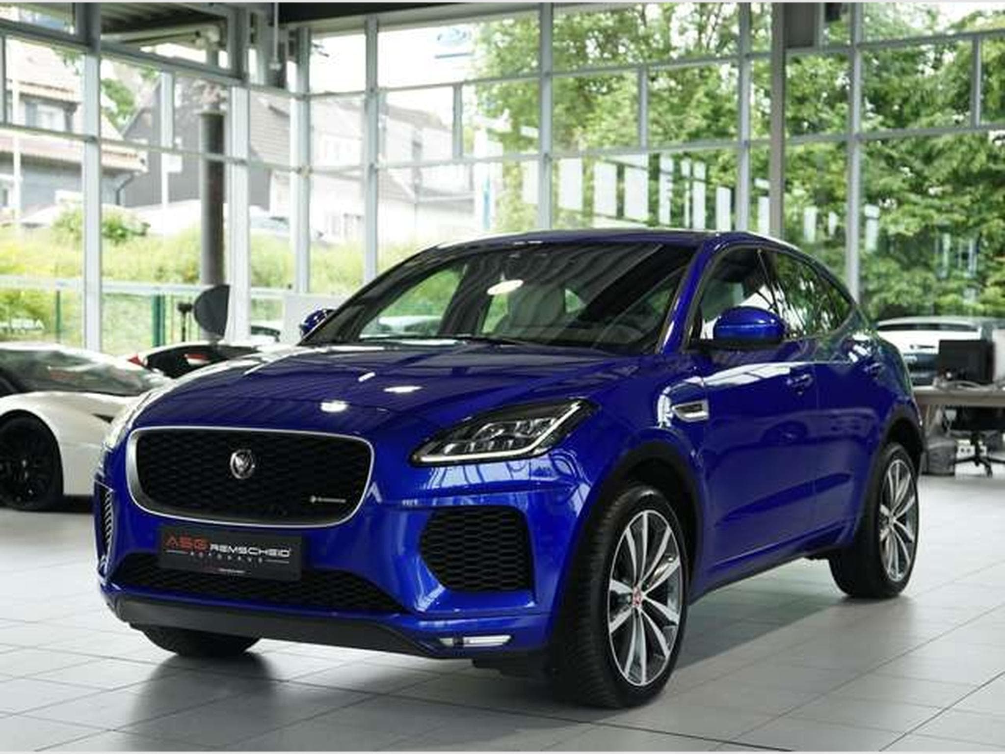 Jaguar E-Pace R-Dynamic HSE AWD *2. HD *Pano *H-UP *Memory (2018) - Photo 5